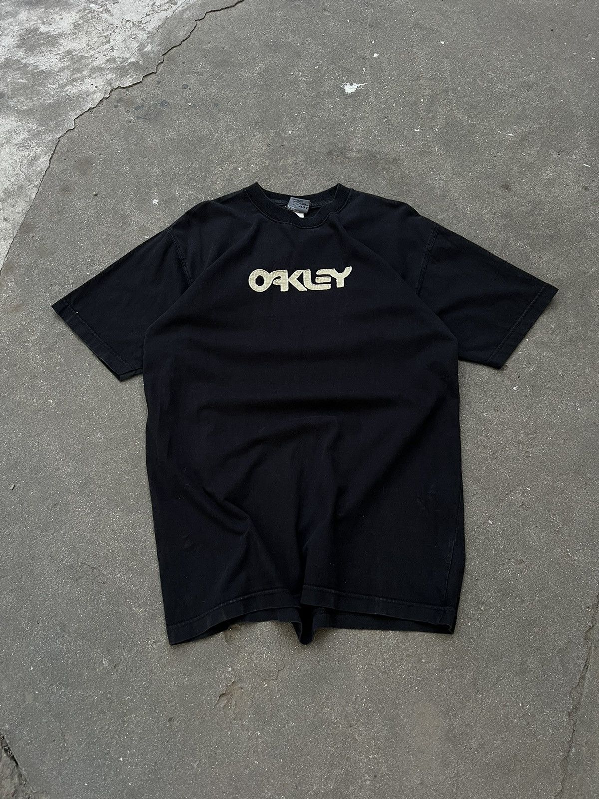 Vintage VINTAGE OAKLEY BIG LOGO FADED T SHIRT SEASON 2000 ARCHIVE