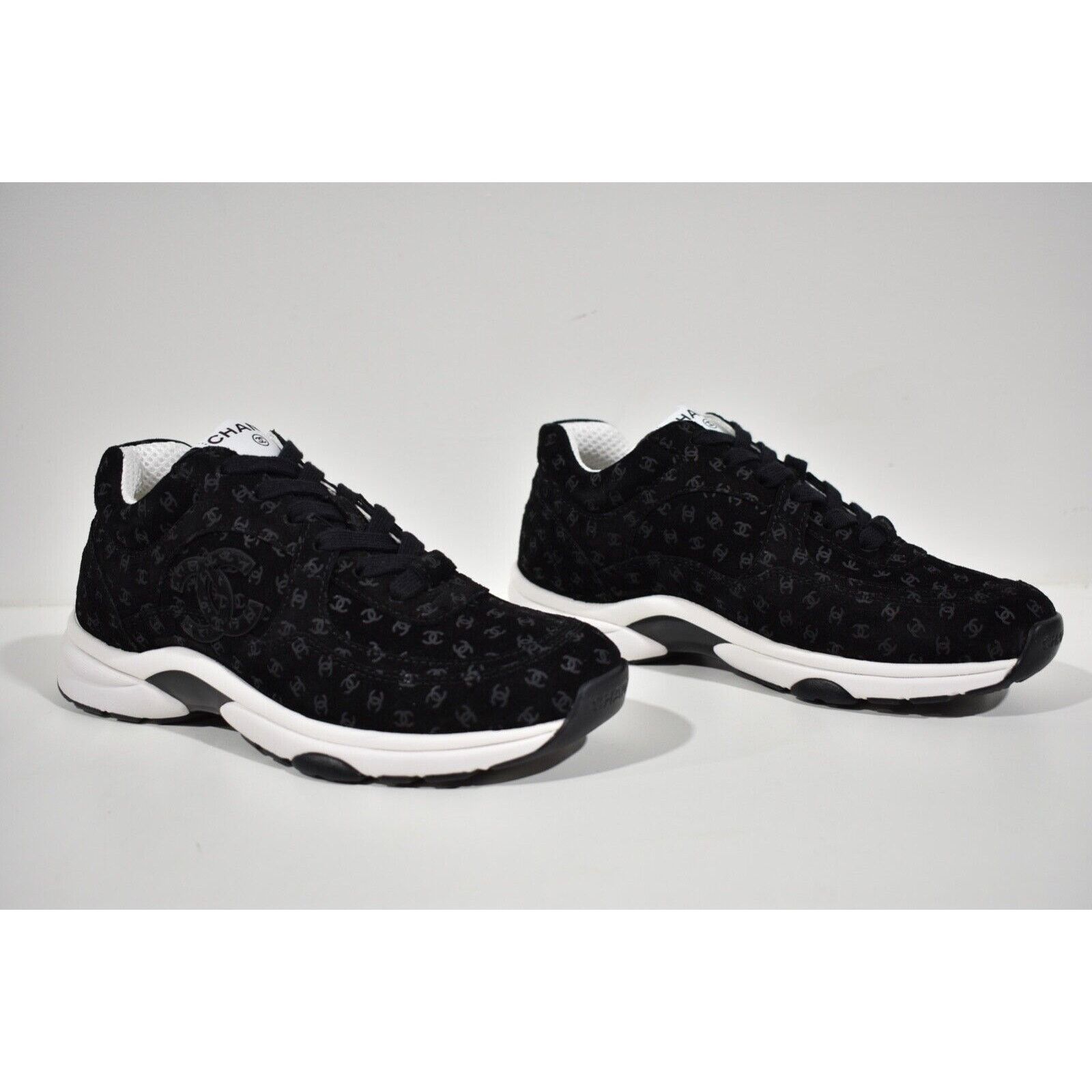 Chanel 22A Printed CC Logo White Flat Runner Trainer Sneaker 37.5 Size US 7.5 / IT 37.5 - 4 Thumbnail