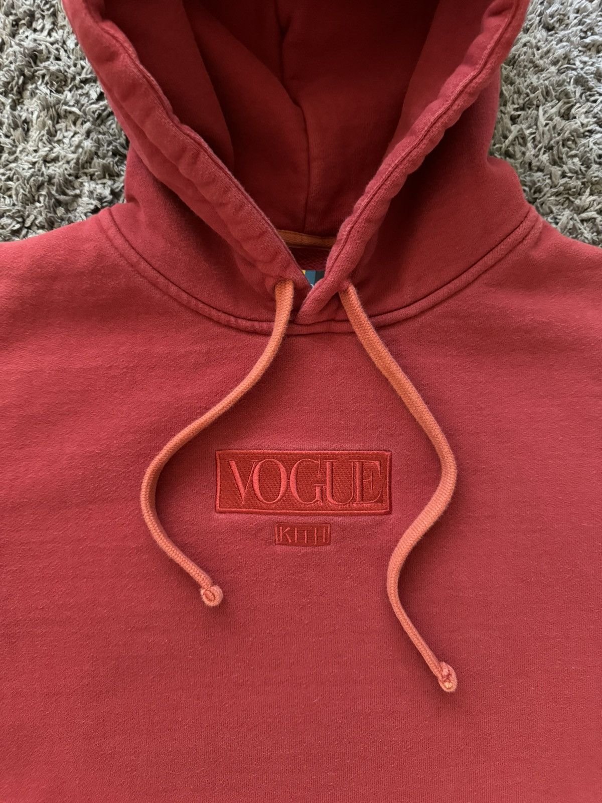 Kith × Vogue 2017 Kith x Vogue Tonal Box Logo Hoodie Pompeain Red Size M Size US M / EU 48-50 / 2 - 3 Thumbnail