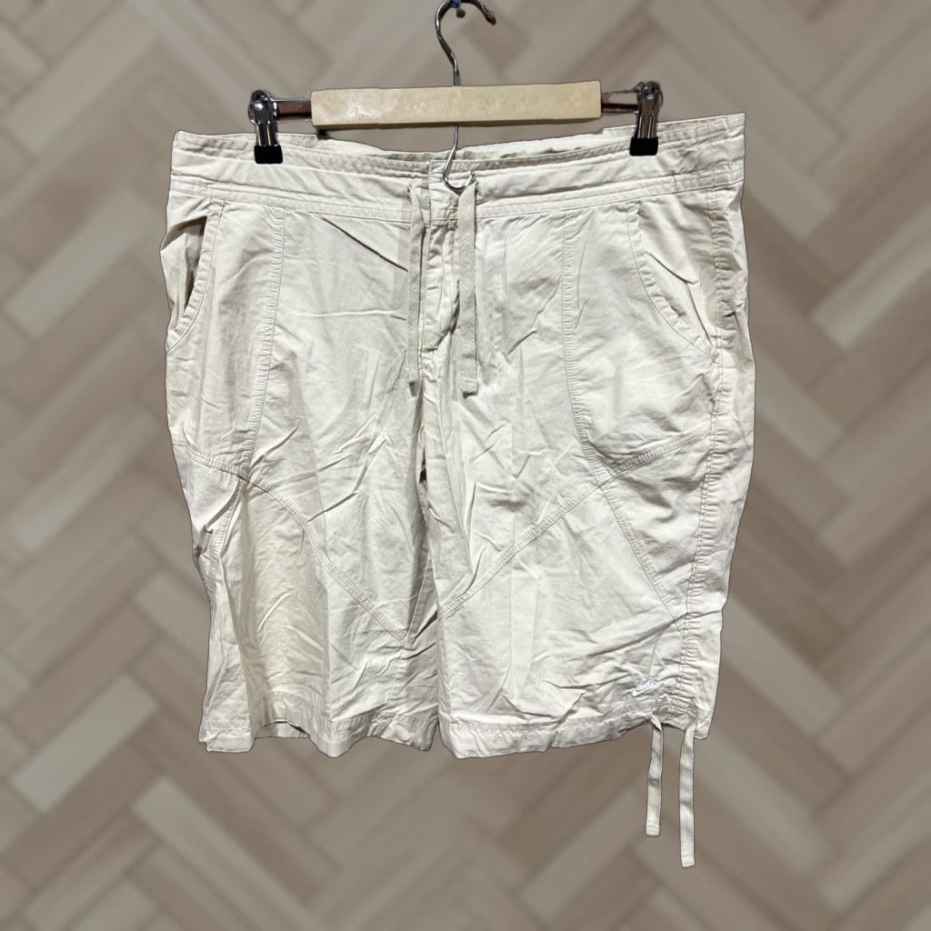 Nike Y2K Nike Pants Womens Large Drawstring Capris Beige Capris Nike Pants Women L Beige Capris 2000s Logo Sports Casual Size 36" / US 14 / IT 50 - 1 Thumbnail