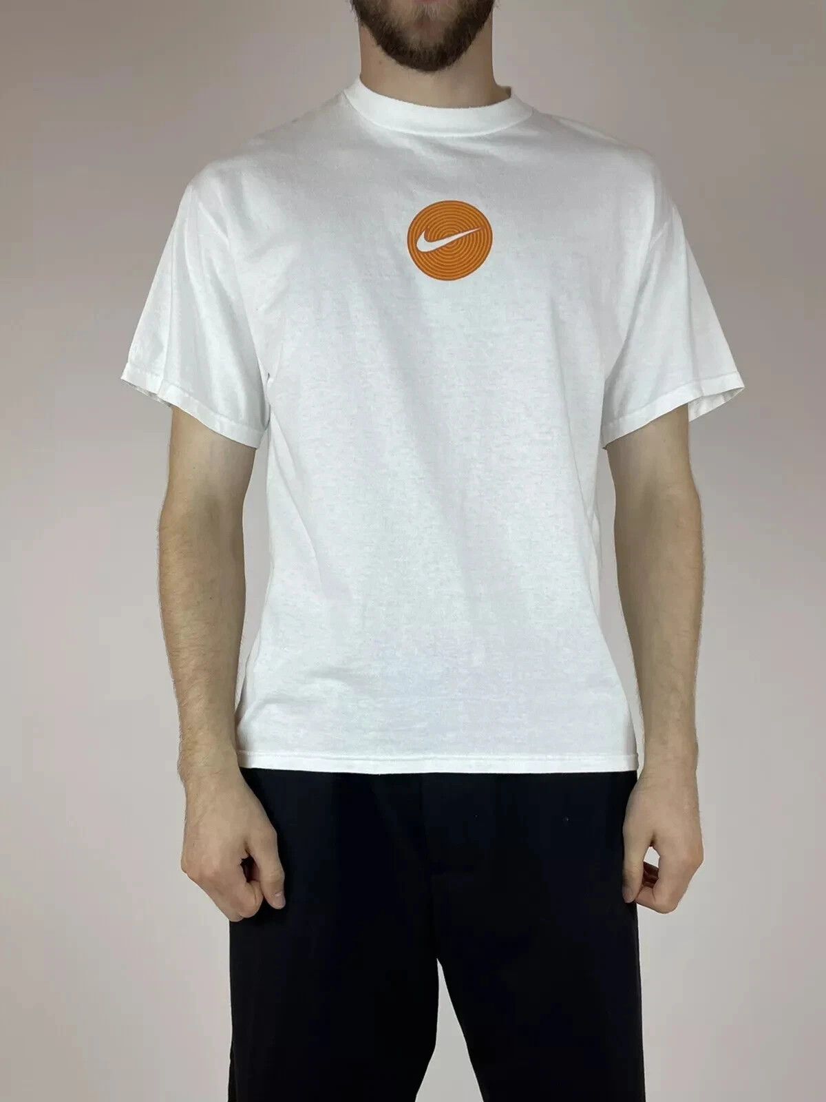 Nike VINTAGE NIKE 2000s T-SHIRT MENS CETRE LOGO SWOOSH BLOKE Size US L / EU 52-54 / 3 - 1 Thumbnail