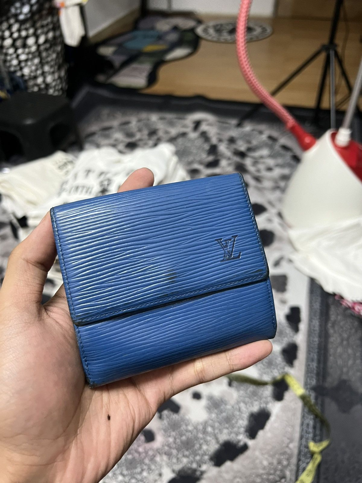 Louis Vuitton Louis Vuitton Wallet Size ONE SIZE - 1 Thumbnail