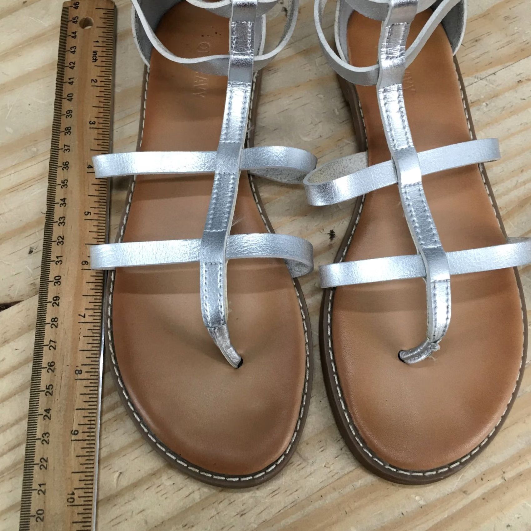 Old Navy Old Navy Sandals Gladiator Womens 7 Silver Ankle Strap Casual Flats Open Toe Shoes Size US 7 / IT 37 - 7 Thumbnail