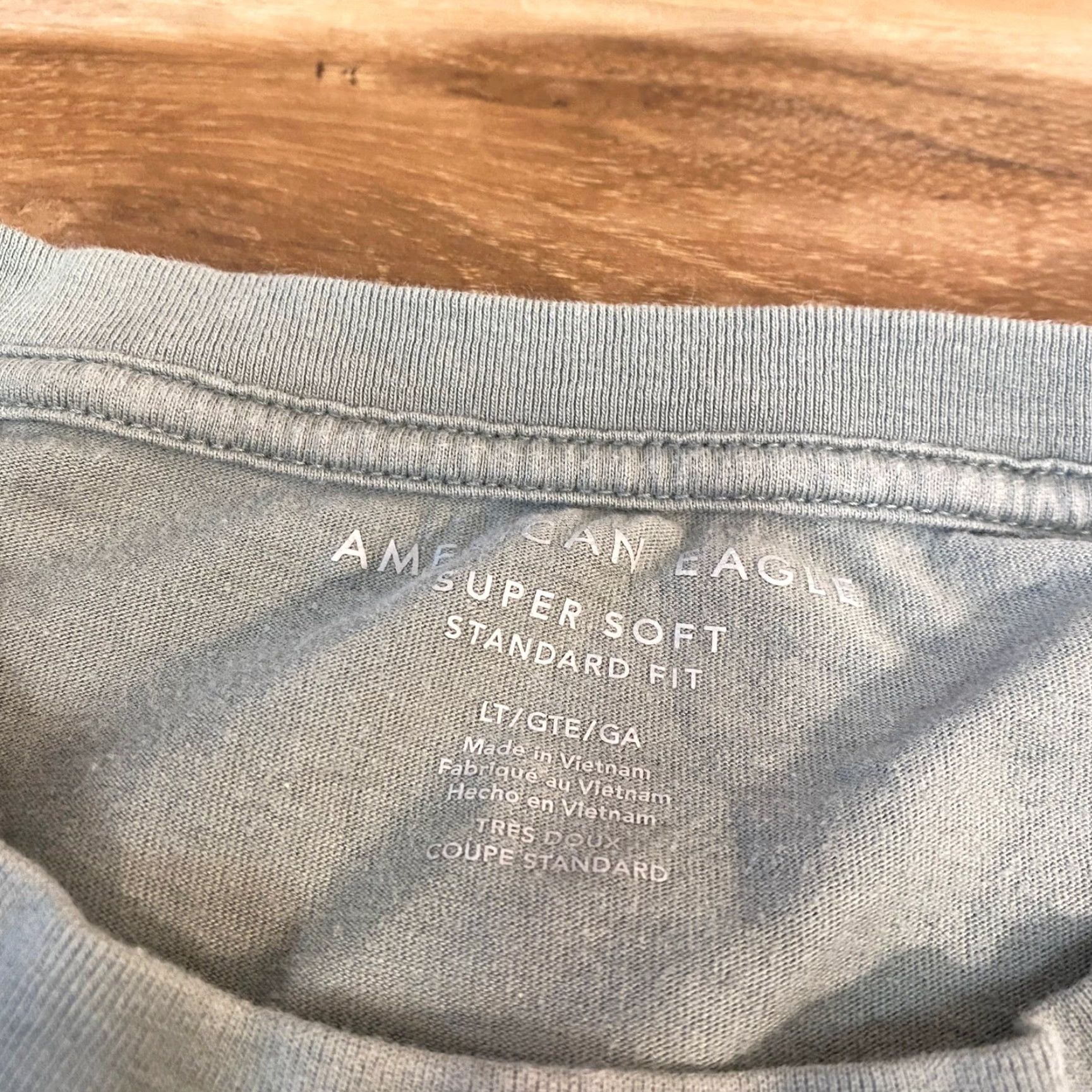 American Eagle Outfitters VINTAGE has no; ignore. Provide title: "American Eagle T-Shirt Long Sleeve Mens LT Green Crew Neck Logo Graphic Print All Seasons" Size US L / EU 52-54 / 3 - 2 Thumbnail