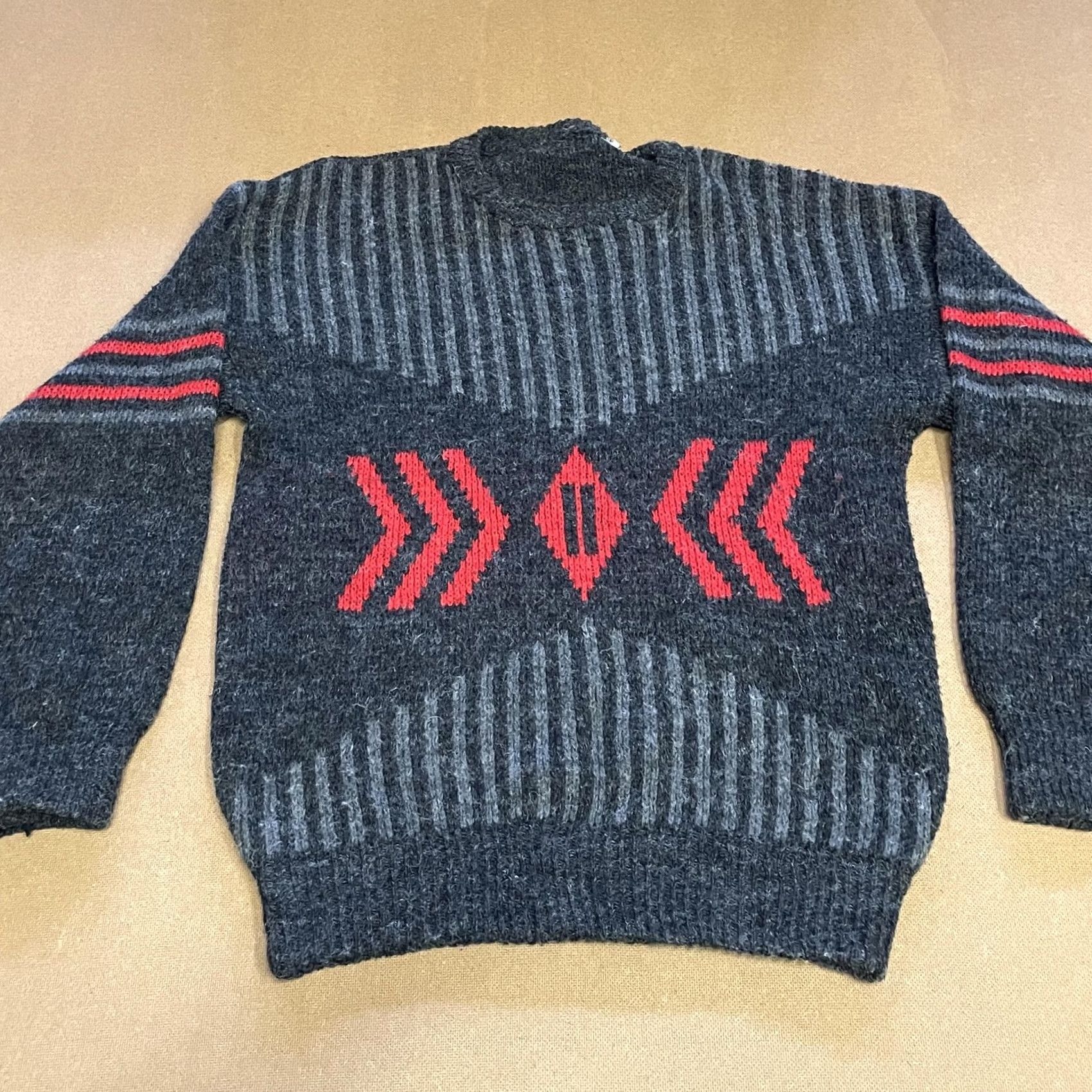 Etro VINTAGE Wool Sweater Mens Large Geometric Pattern Pullover Warm 80s Gray Red Crew Neck Knitted Wool Mens Medium (approx) Size US M / EU 48-50 / 2 - 2 Thumbnail