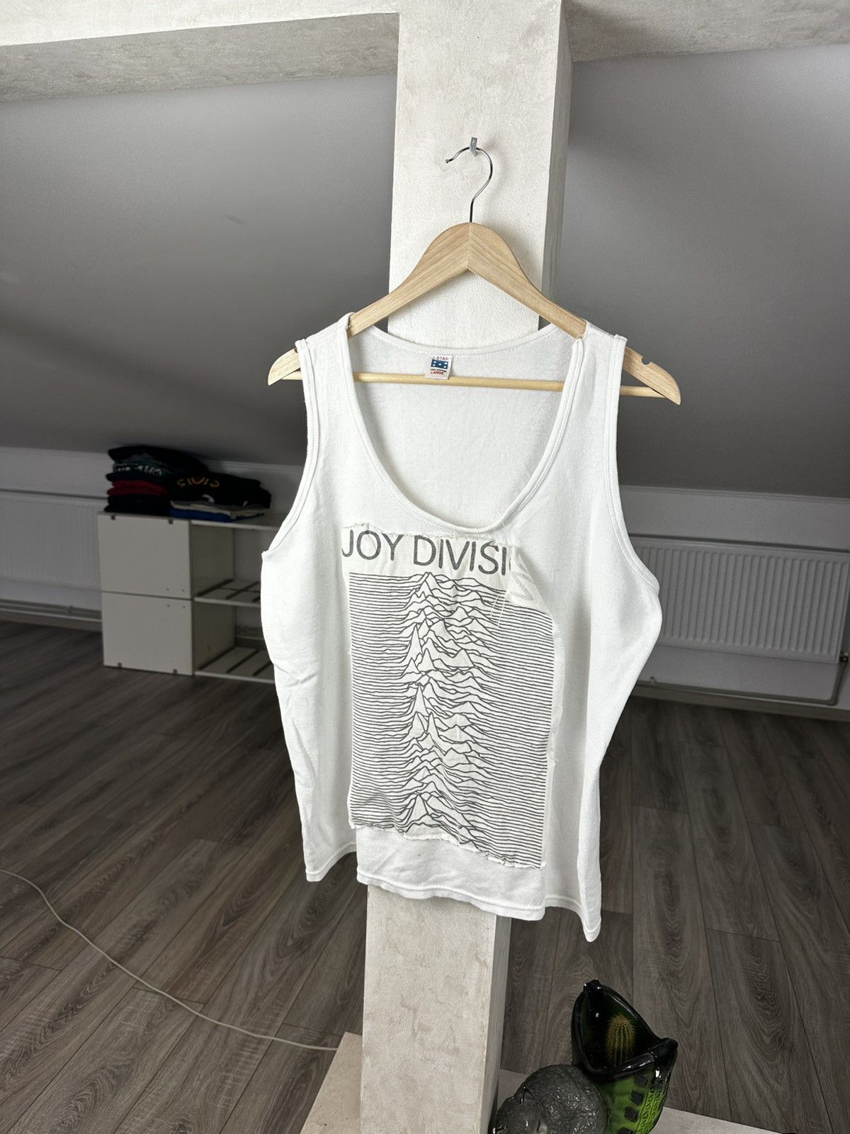Vintage Custom Joy Division 5 Stars Basic Sleeveless Shirt Cotton Size US L / EU 52-54 / 3 - 1 Thumbnail