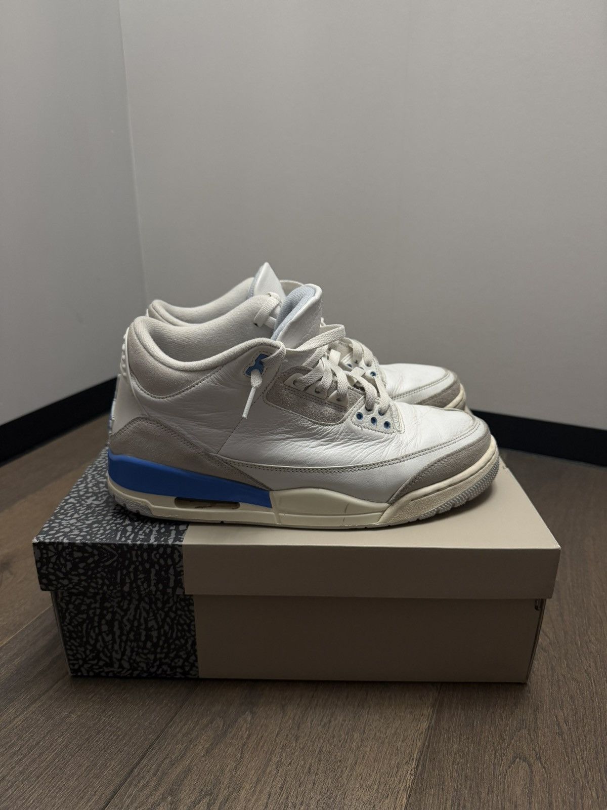 Jordan Brand Jordan 3 White/Blue Size US 11.5 / EU 44-45 - 1 Thumbnail