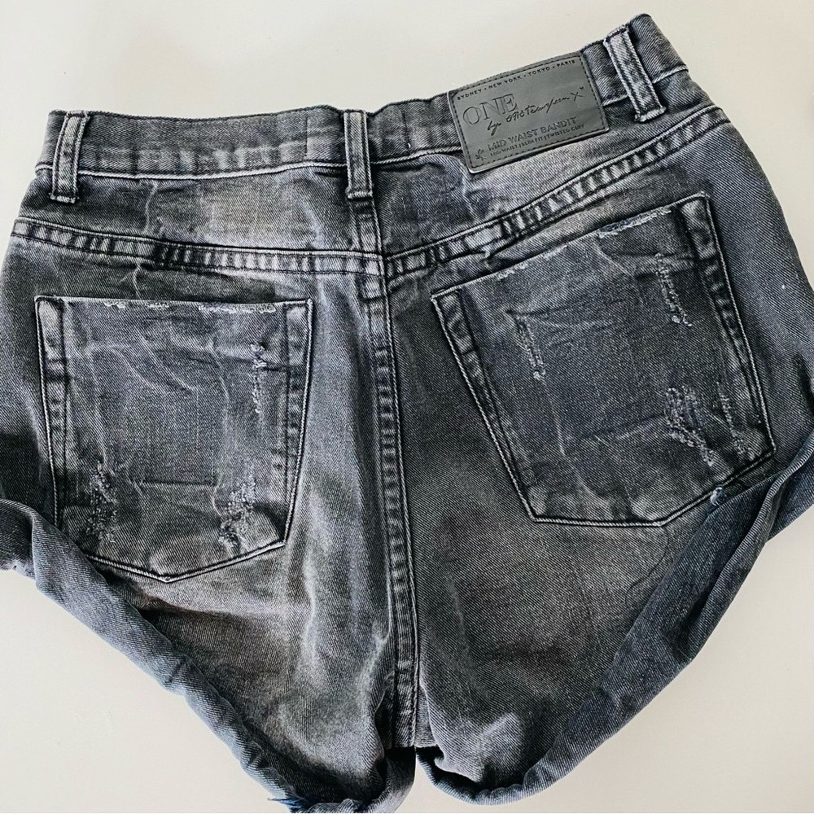 One Teaspoon ONE TEASPOON Mid Rise Bandits Distressed Black Denim Short Size 25" / US 0 / IT 36 - 6 Thumbnail