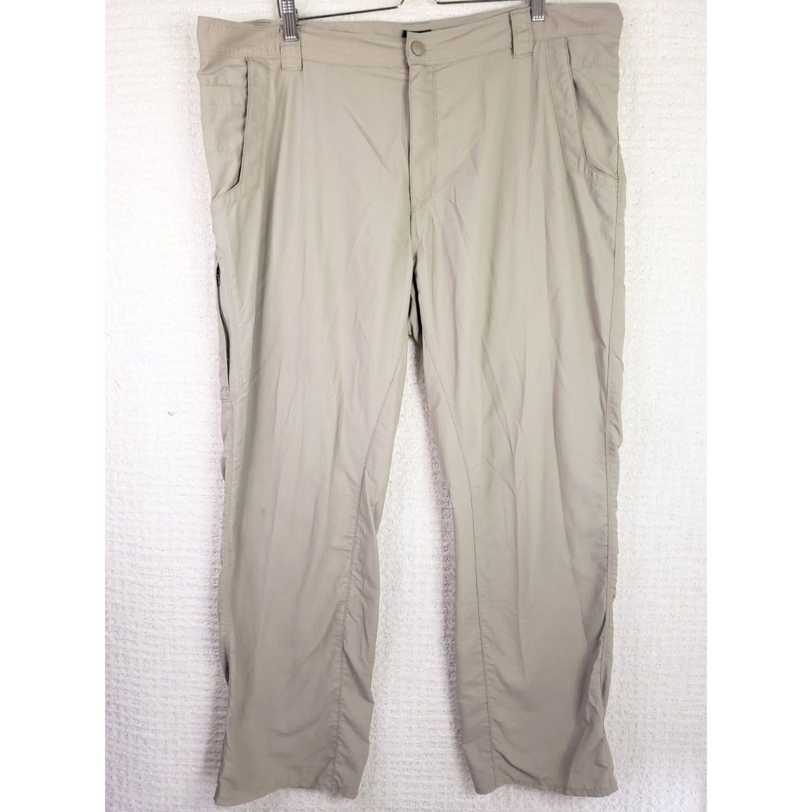 Royal Robbins Royal Robbins Pants Mens Size 42 x 30 Beige Solid Performance Tech Chino Size US 42 / EU 58 - 2 Thumbnail
