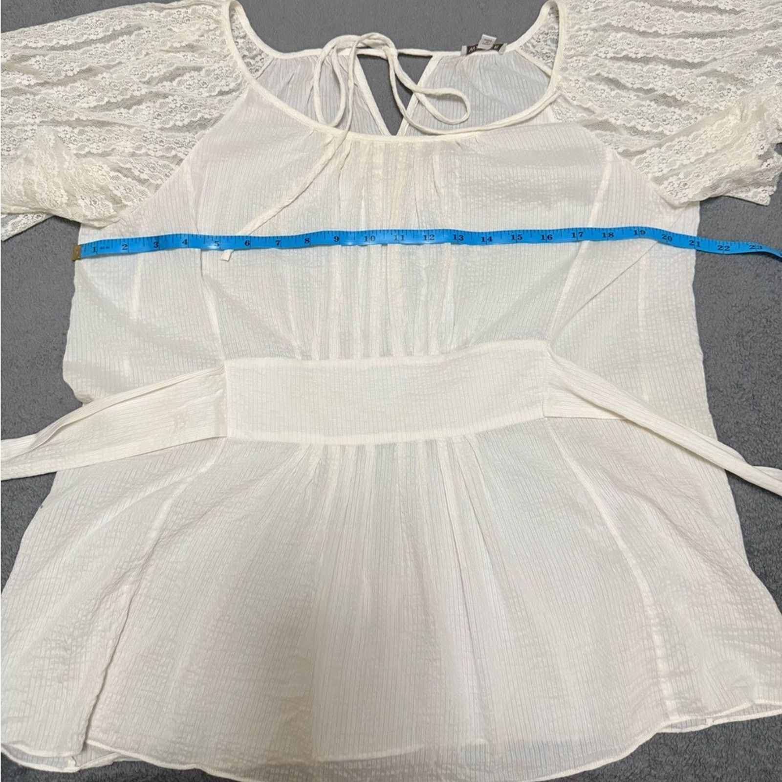 & Other Stories Chic White Lace Flutter Sleeve Blouse Size L / US 10 / IT 46 - 10 Thumbnail