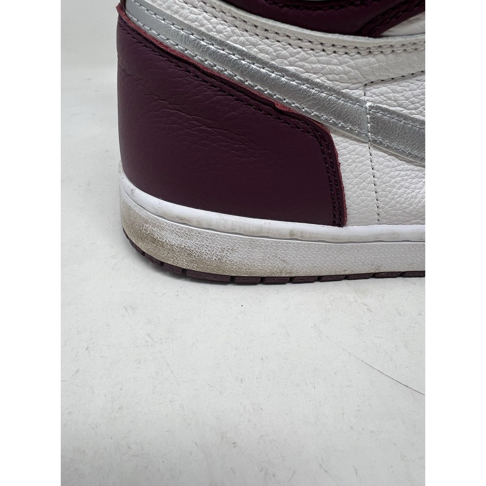 Nike Size 12 - Jordan 1 Retro High OG Bordeaux 555088-611 Size US 12 / EU 45 - 4 Thumbnail