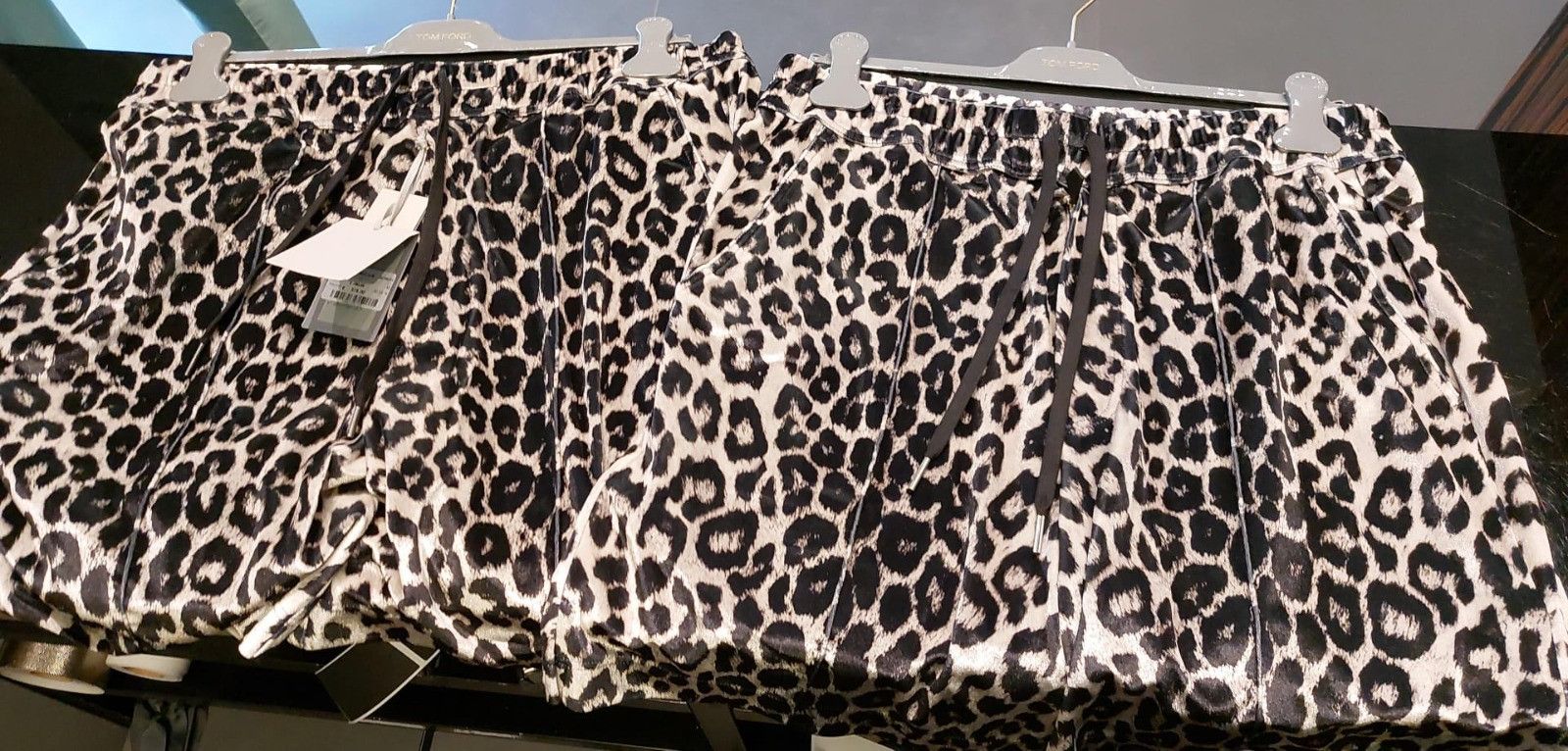 Tom Ford o1loc1c0824 JTR002 Leopard Print Velvet Short in Leopard Size US 40 / EU 56 - 1 Preview