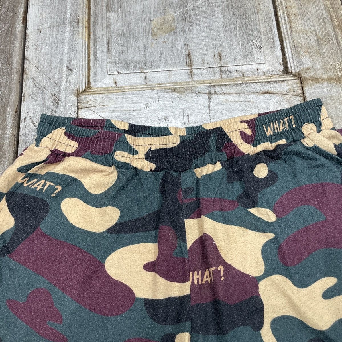 Vintage Vintage Rumwe WHAT Camo Short Size US 32 / EU 48 - 9 Thumbnail