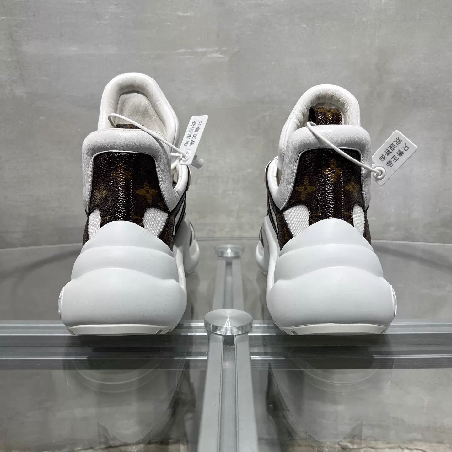 Louis Vuitton LV Monogram Arch Sneakers White EUR36 Size US 5.5 / IT 35.5 - 6 Thumbnail