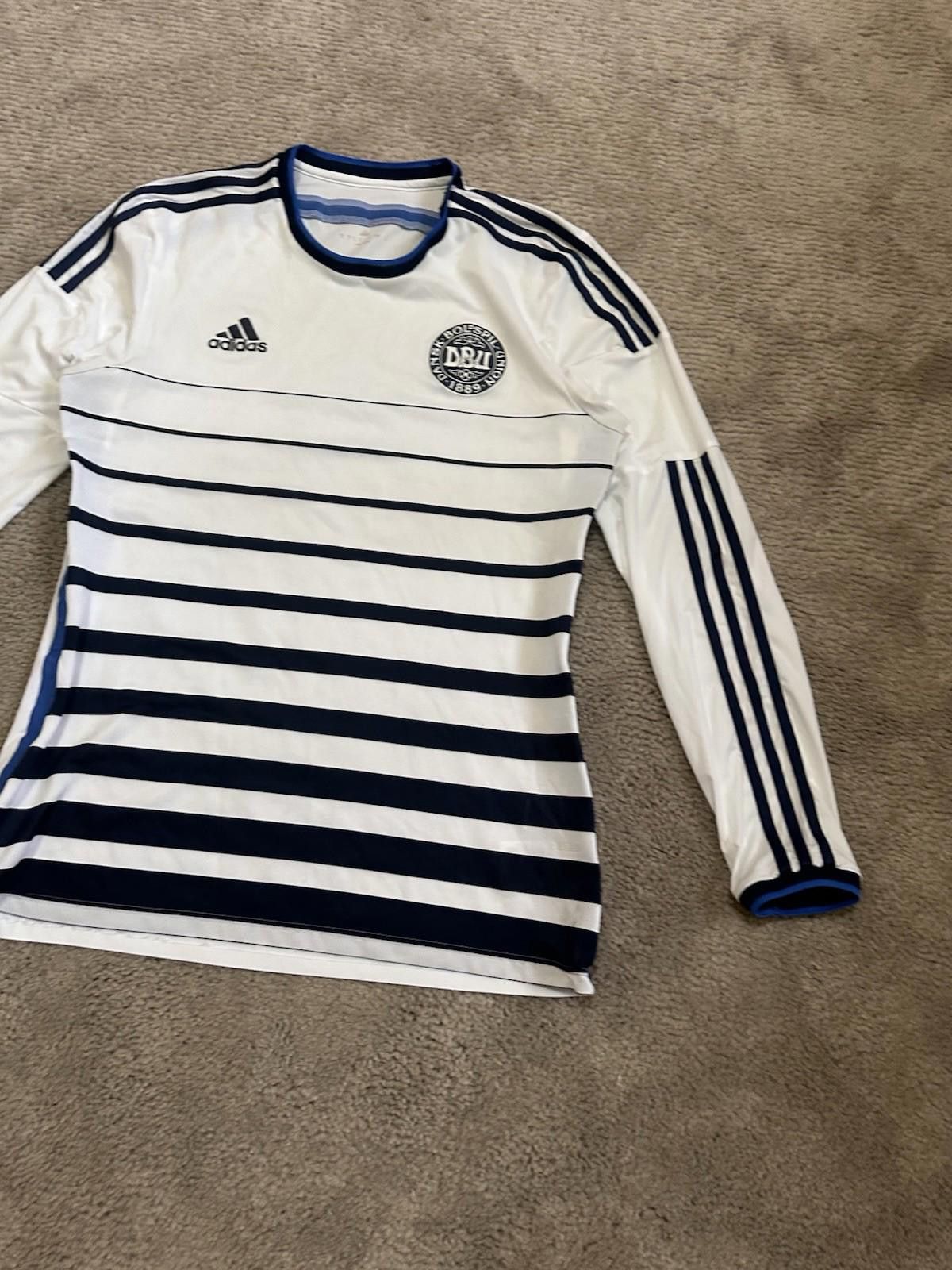 Adidas DENMARK 2014 2015 AWAY SHIRT JERSEY LONG SLEEVE ADIDAS Sz S Size US S / EU 44-46 / 1 - 4 Thumbnail