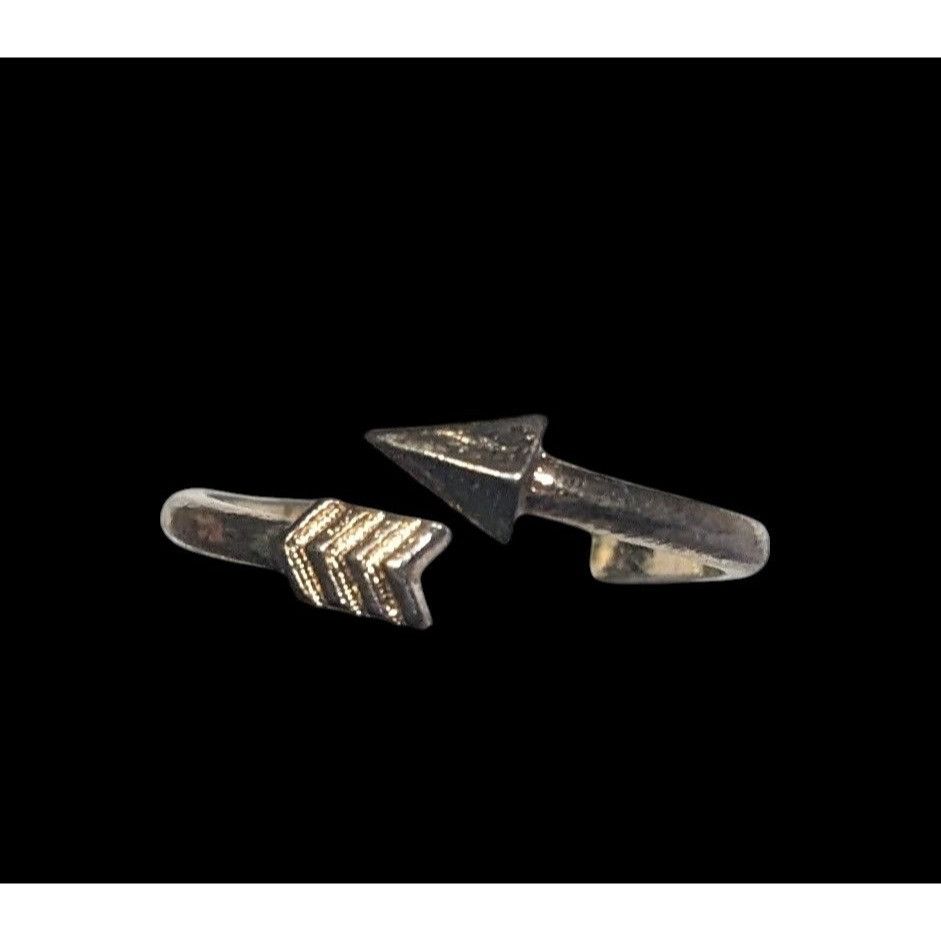 Other Minimalist Gold Tone Arrow Wrap Ring Size 5 1/2 Size ONE SIZE - 6 Thumbnail