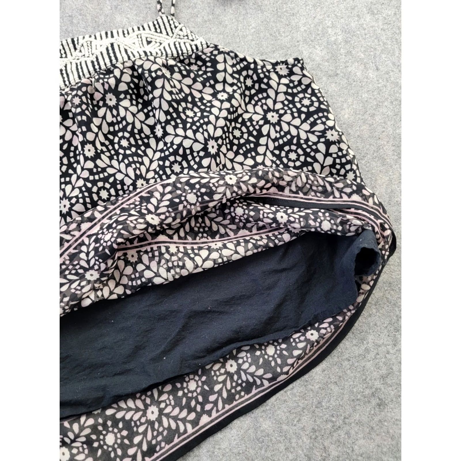 American Eagle Outfitters American Eagle Outfitters Tank Womens Medium Geometric Boho Embroidered Lined Sheer Polyester Black Size M / US 6-8 / IT 42-44 - 4 Thumbnail