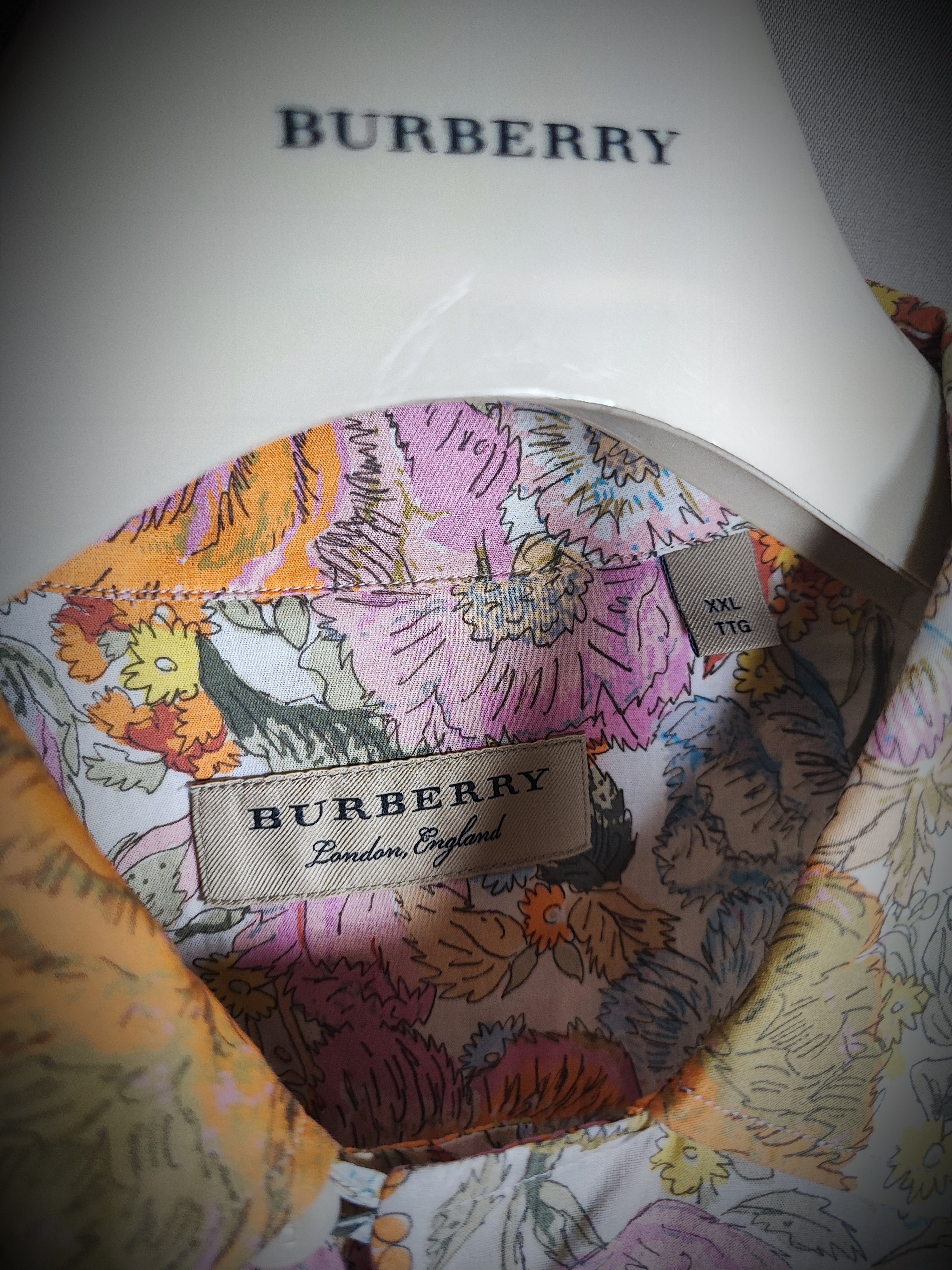Burberry 🔥Extremely Rare Burberry Shirt🔥 Size US XL / EU 56 / 4 - 3 Thumbnail