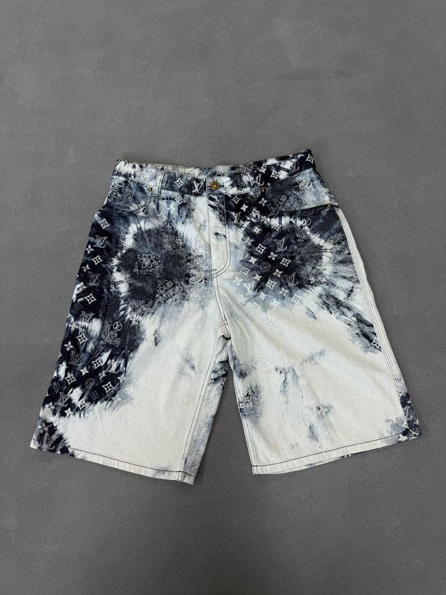 Louis Vuitton LV FW22 tie-dye monogram blue white men short Size US 32 / EU 48 - 1 Thumbnail