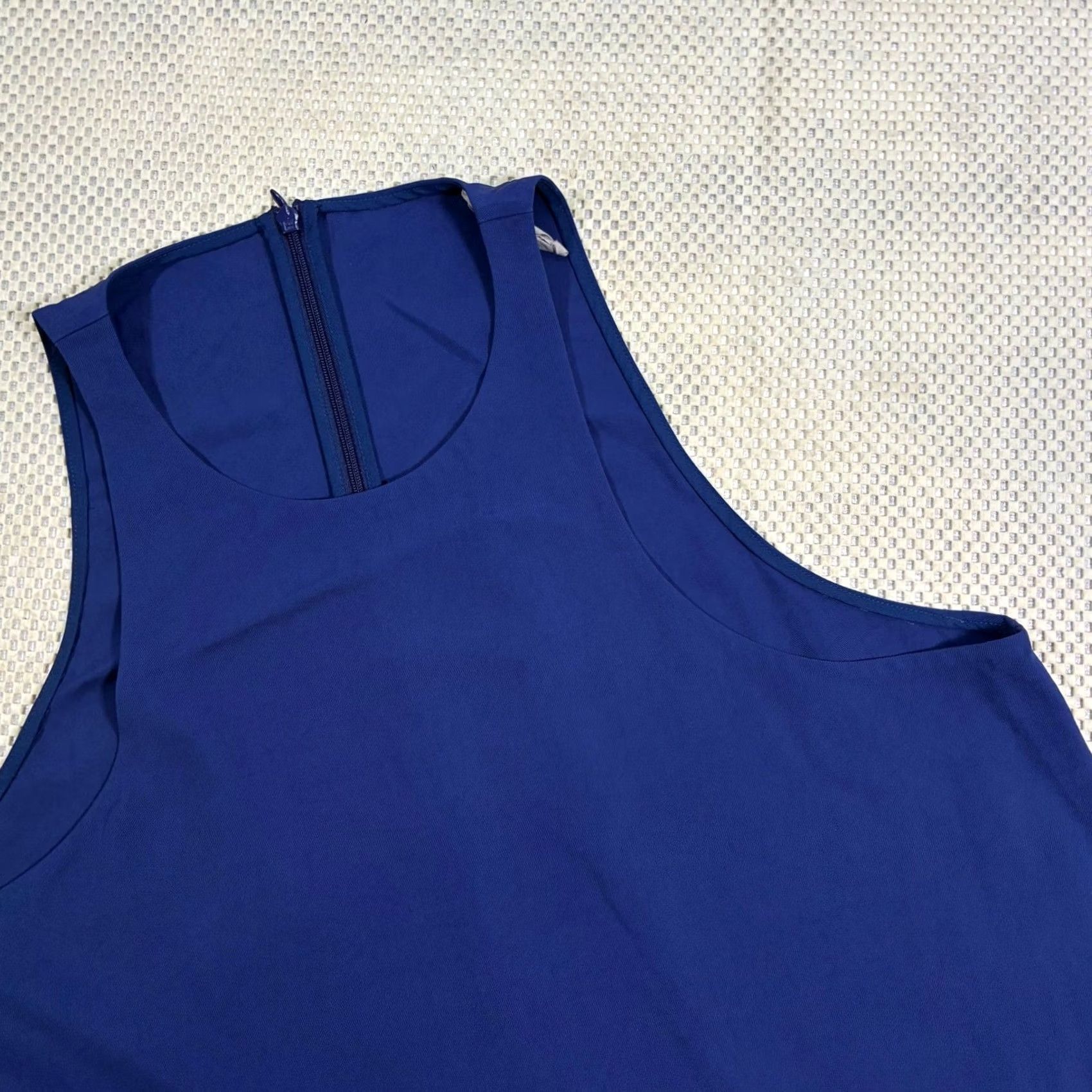 Everlane Everlane Sleeveless Tank Top Blouse Womens 14 Royal Blue Short Sleeveless Round Neck Solid Workwear Casual Summer Spring Size XL / US 12-14 / IT 48-50 - 3 Thumbnail
