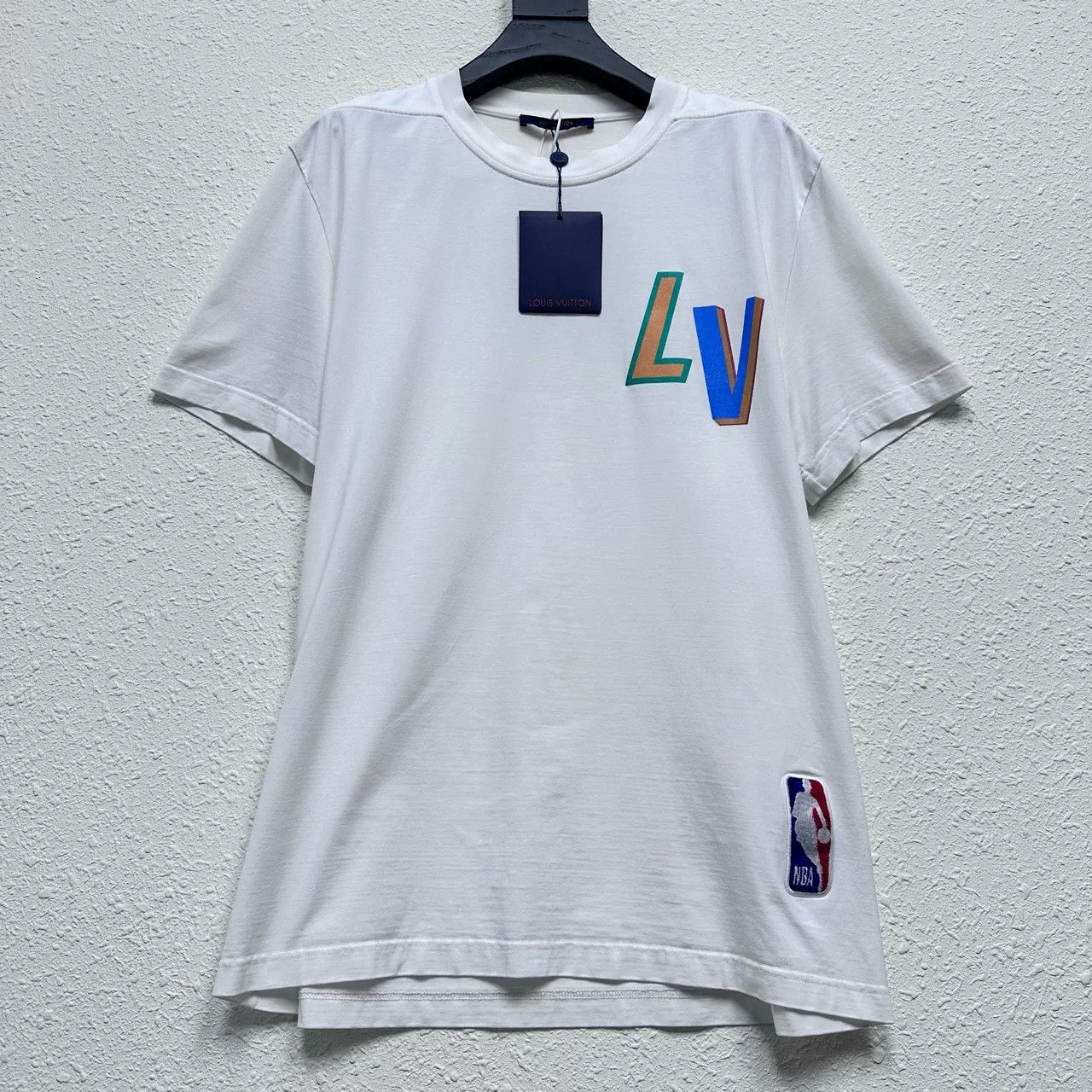Louis Vuitton Louis Vuitton LV NBA Candy Logo T-shirt Size US L / EU 52-54 / 3 - 1 Thumbnail