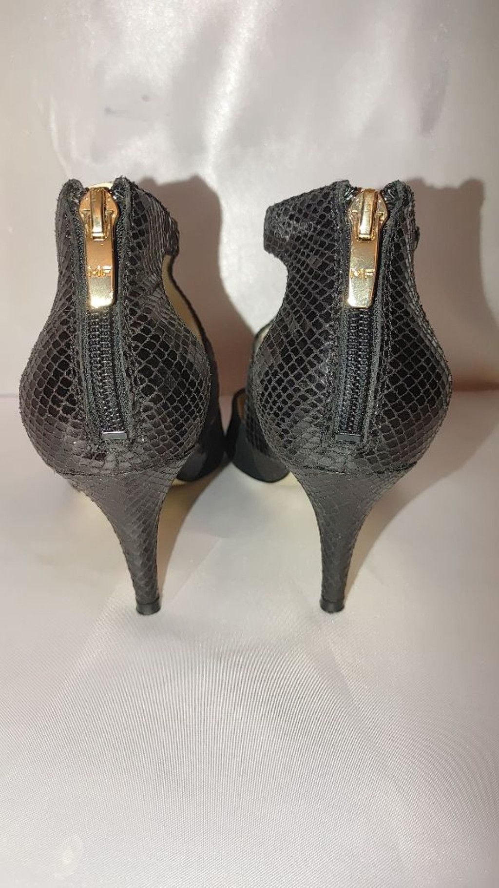 Marc Fisher Marc Fisher Heels Size 6M Size US 6 / IT 36 - 8 Thumbnail