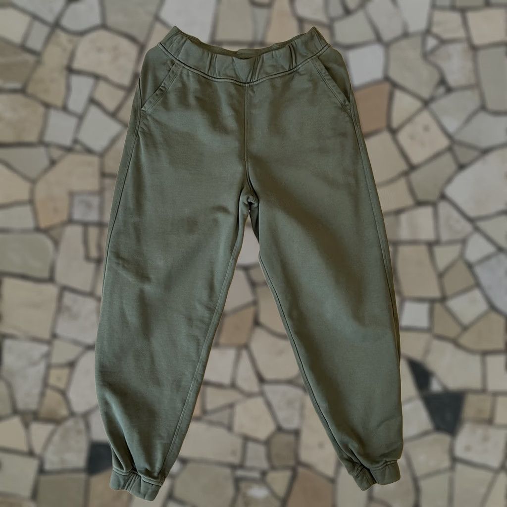Lululemon VINTAGE Lululemon Relaxed High-Rise Jogger Green Women’s 9 Size 30" / US 8 / IT 44 - 1 Thumbnail