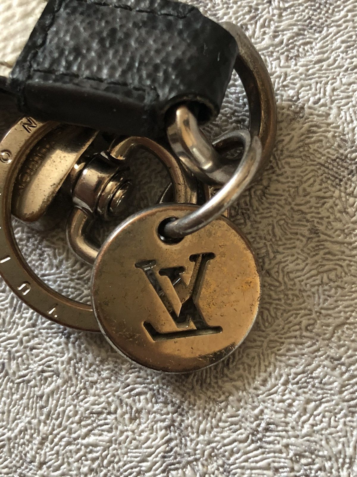 Louis Vuitton RARE LOUIS VUITTON KEY CHAIN Size ONE SIZE - 9 Thumbnail