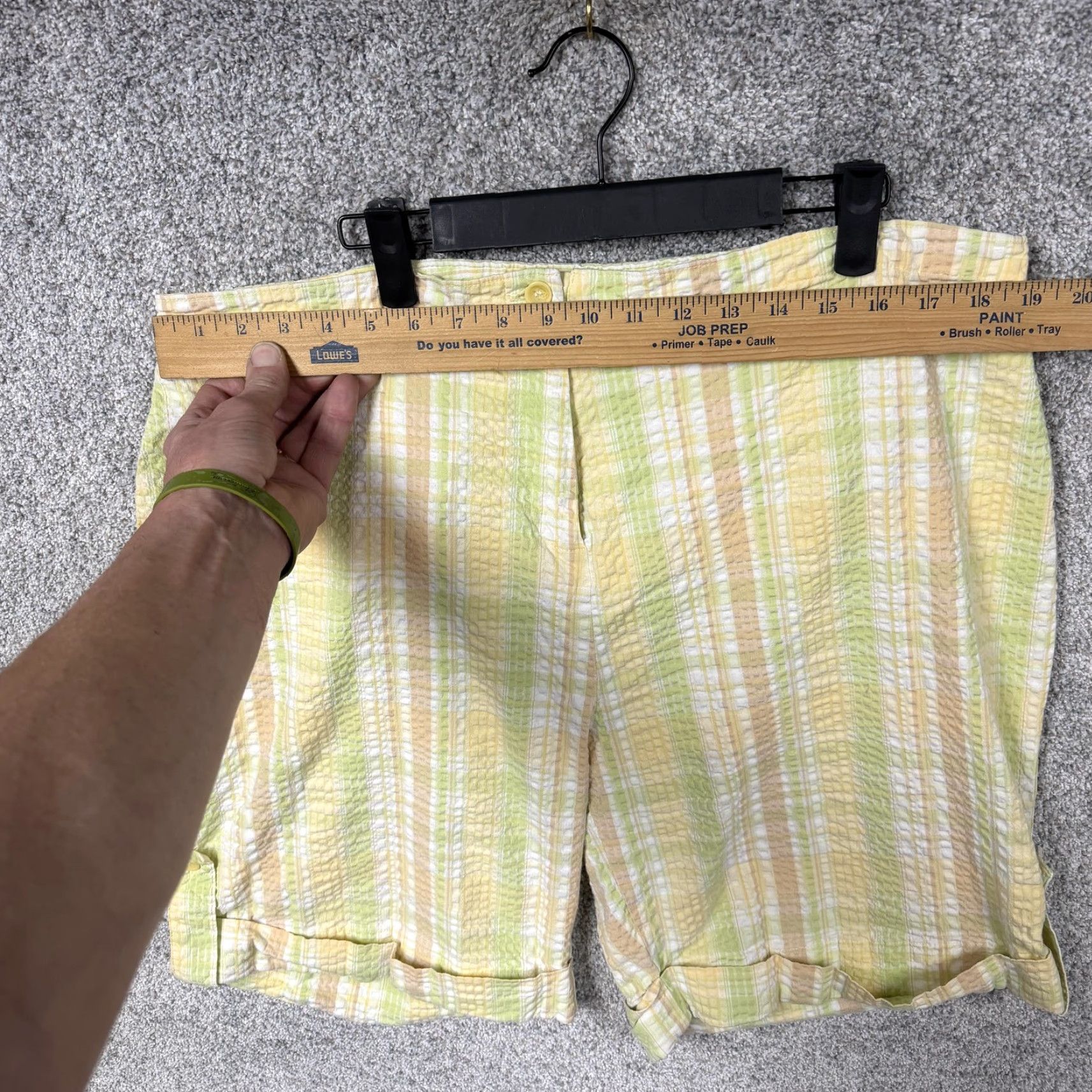 Denim & Co. Denim & Co Bermuda Shorts Womens 1X Plus Yellow Plaid Seersucker Summer Casual Preppy Seersucker Bermuda Shorts 1X Womens Yellow plaid Size 40" / US 18 - 2 Thumbnail