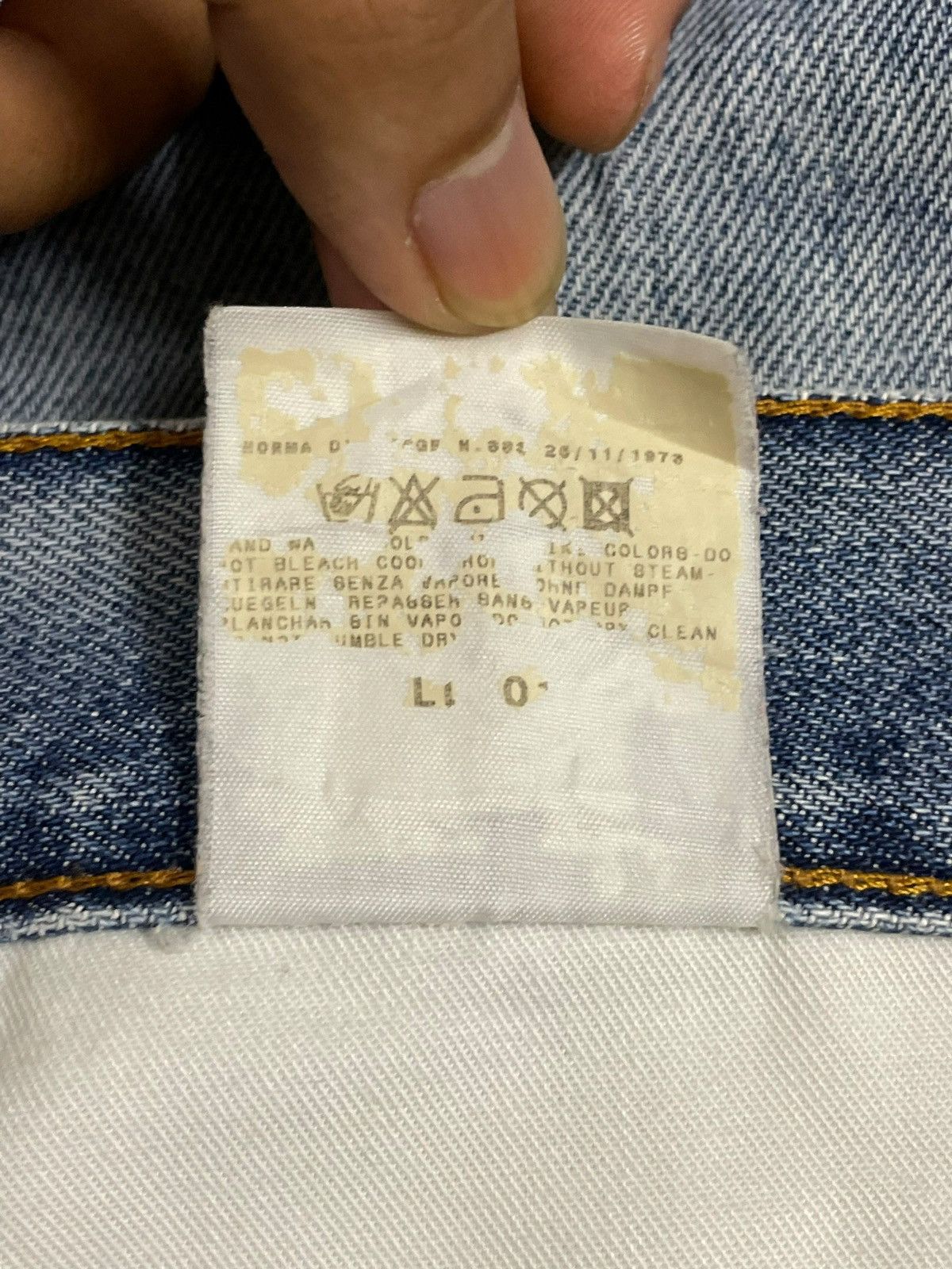 Dolce & Gabbana Vintage Y2K Dolce & Gabbana Distressed Side Tape Short Jeans Size US 32 / EU 48 - 15 Thumbnail