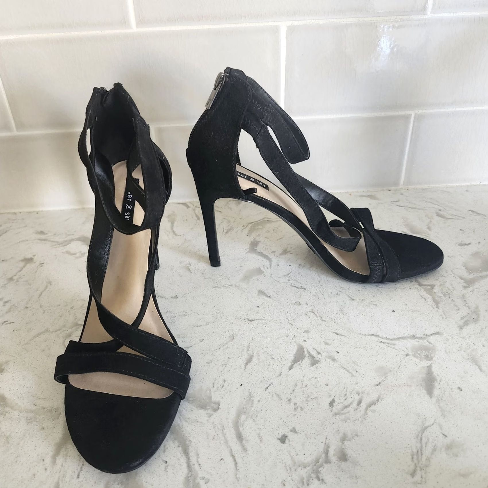 Parker VINTAGE Parker & Sky Women’s Black Strappy Heels Open Toe Ankle Strap Dressy Size 10 Size L / US 10 / IT 46 - 7 Thumbnail