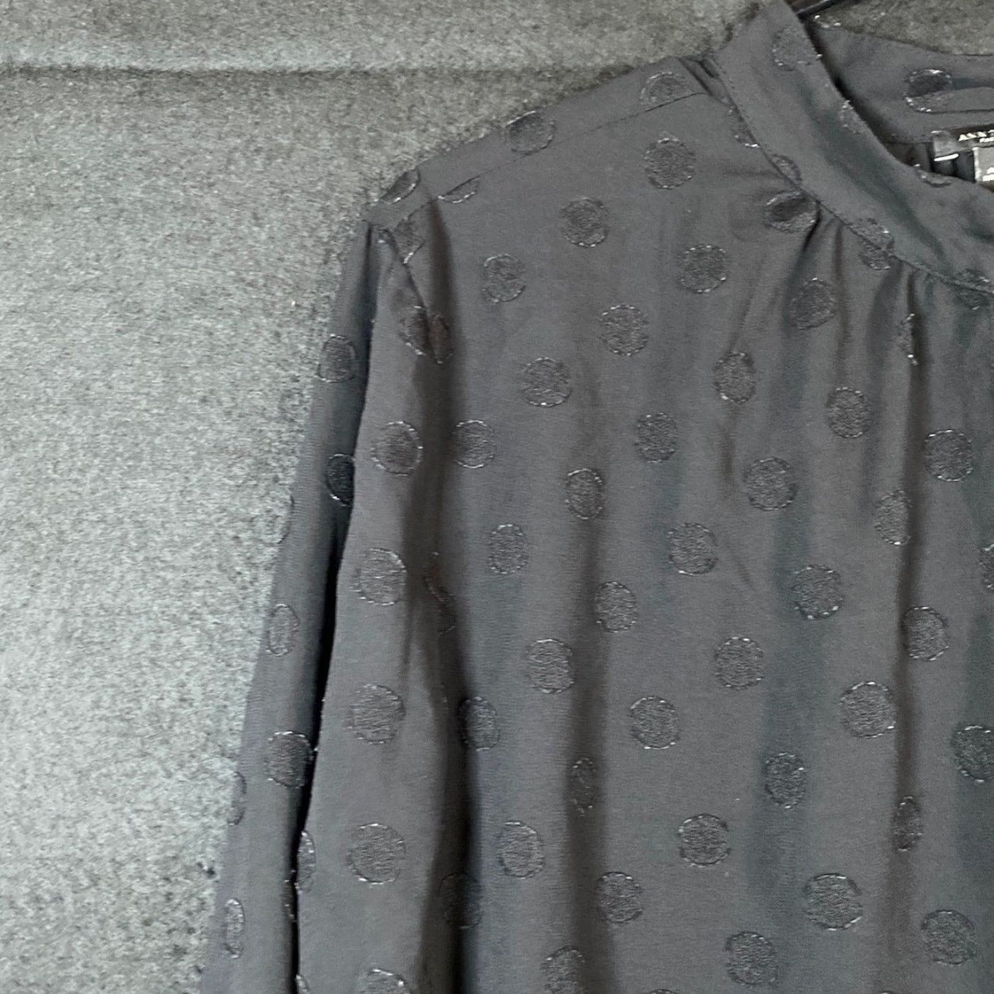 Ann Taylor Ann Taylor Factory Blouse Womens Black Polka Dot Long Sleeve Sheer Cutout Large Size L / US 10 / IT 46 - 4 Thumbnail