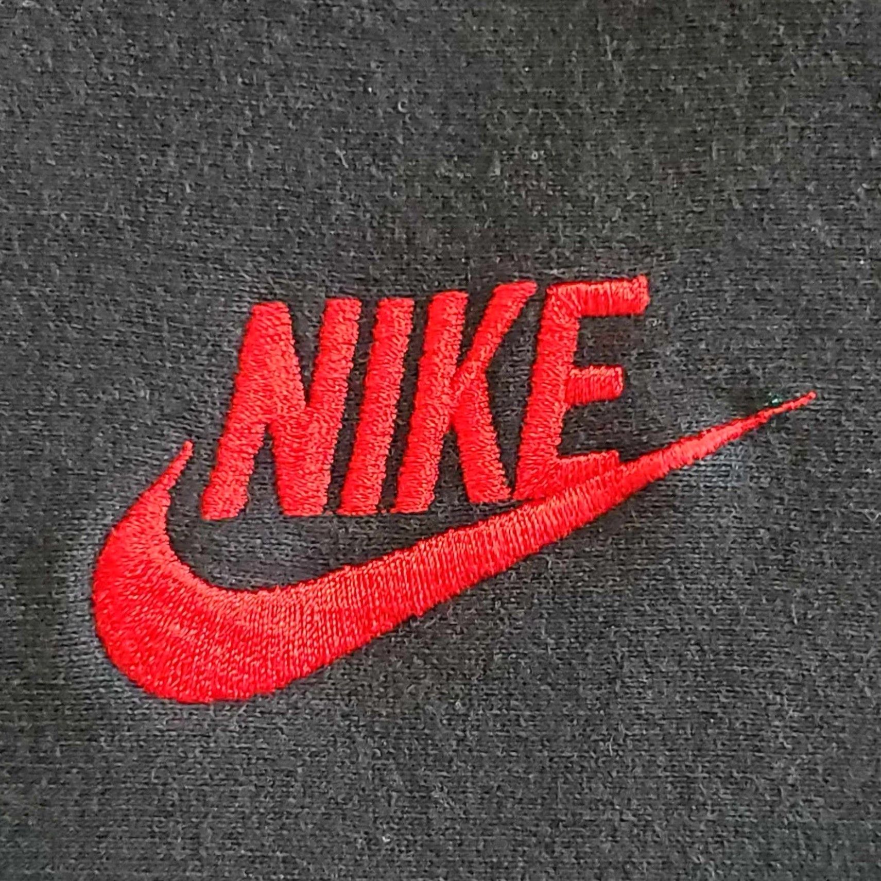 Nike VINTAGE Nike Sweatshirt Shirt Mens L Black 90s Sports Footlocker USA RARE L Size US L / EU 52-54 / 3 - 3 Thumbnail