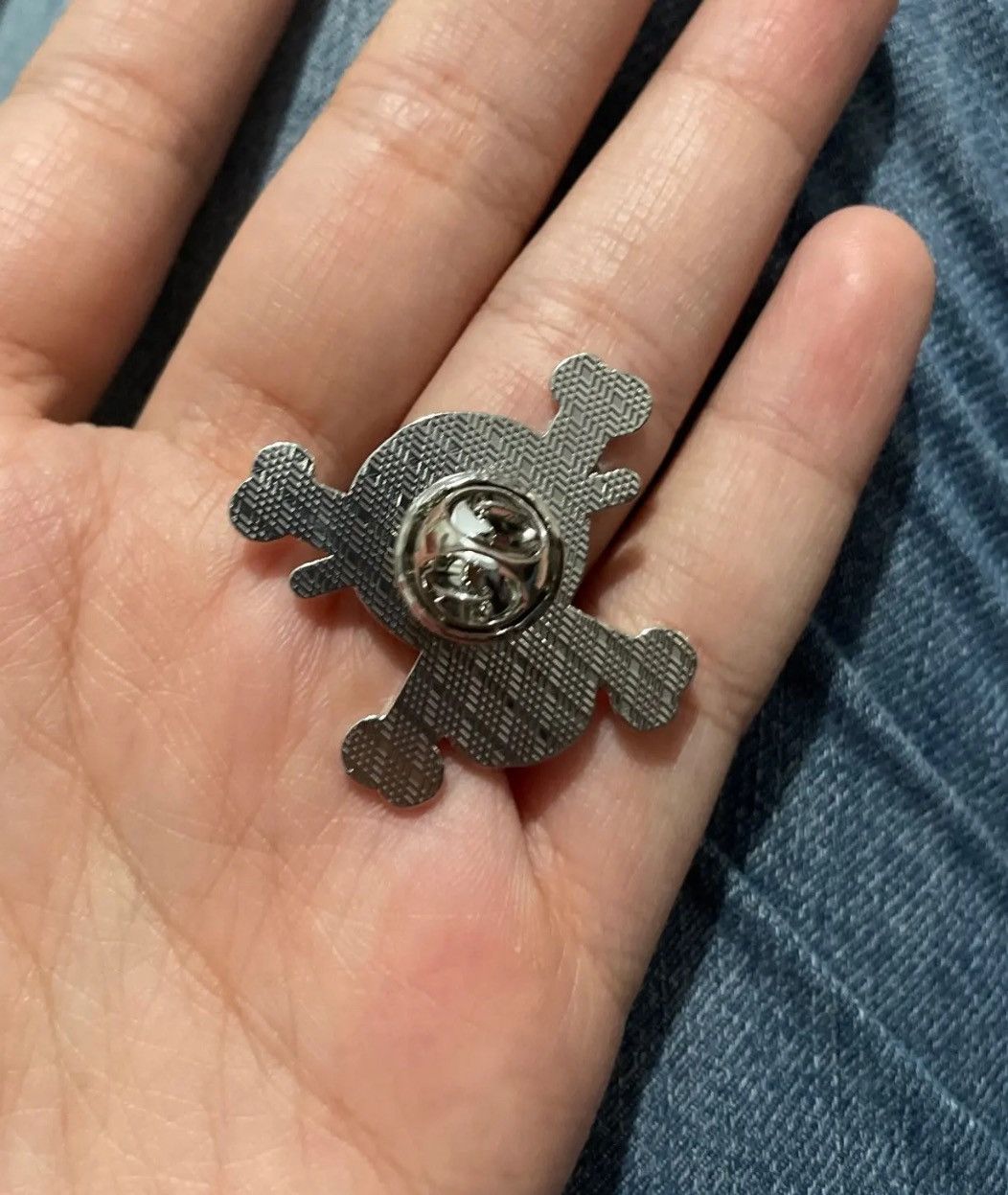 Vintage Skull X bone enamel pin Size ONE SIZE - 6 Thumbnail