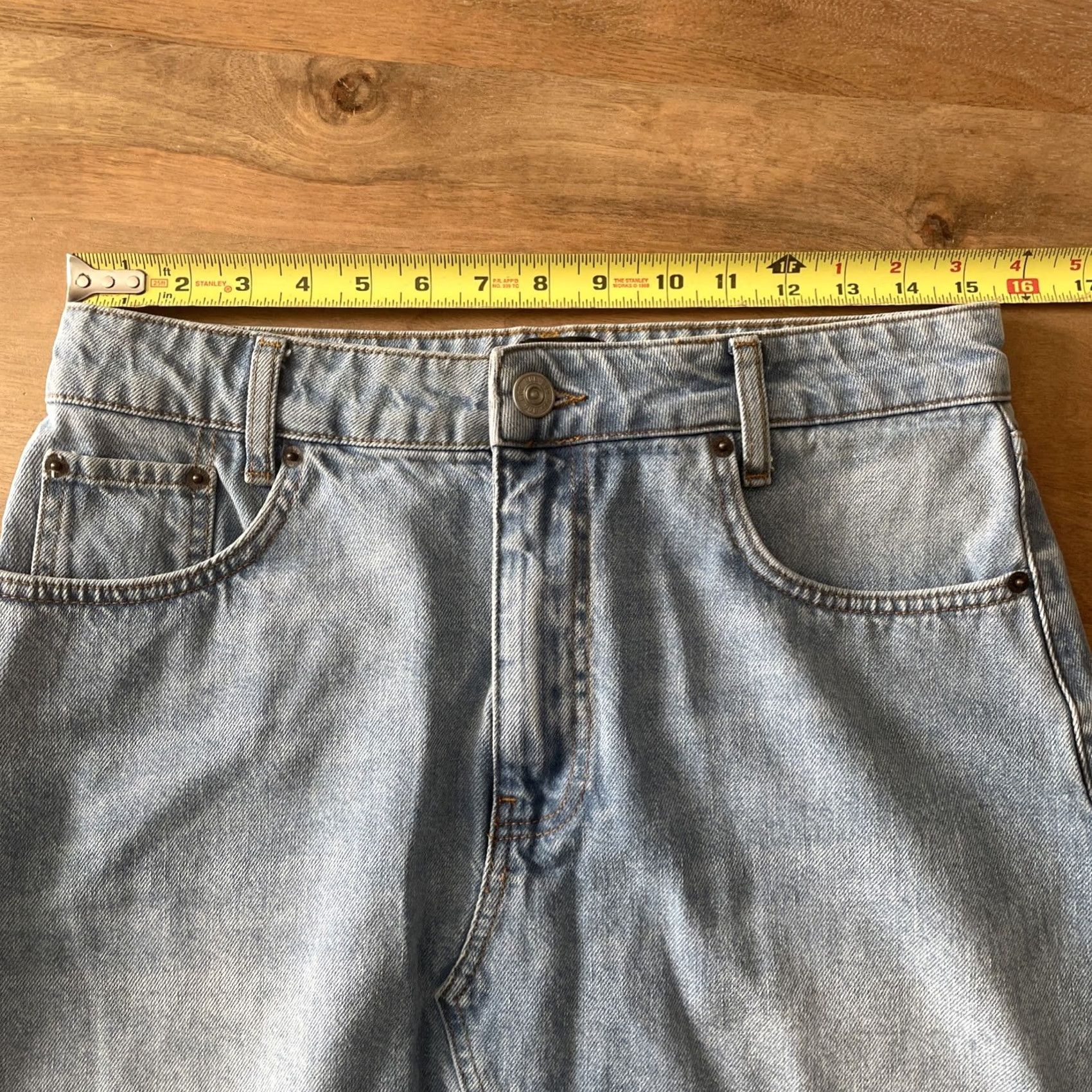 Urban Outfitters Urban Outfitters Denim Mini Skirt Womens Size Large 31 Waist Hi-Rise Raw Hem Blue Size 36" / US 14 / IT 50 - 4 Thumbnail
