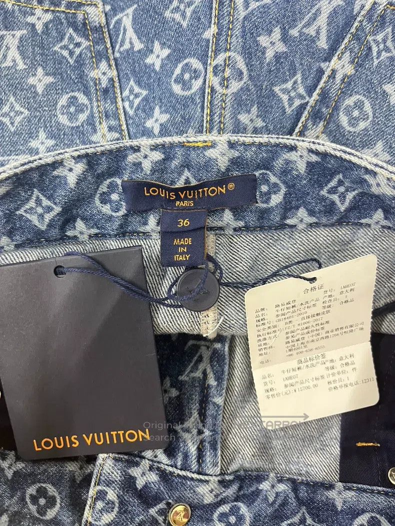 Louis Vuitton Louis Vuitton High waisted denim shorts with presbyopic lo Size US 36 / EU 52 - 4 Thumbnail