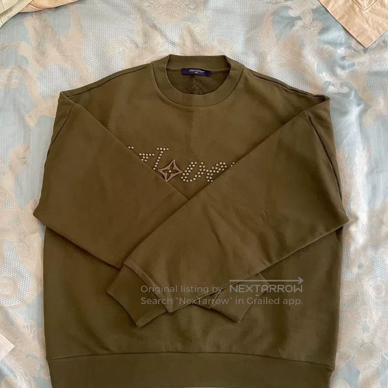 Louis Vuitton Louis Vuitton Front large logo sweatshirt Size US S / EU 44-46 / 1 - 2 Thumbnail