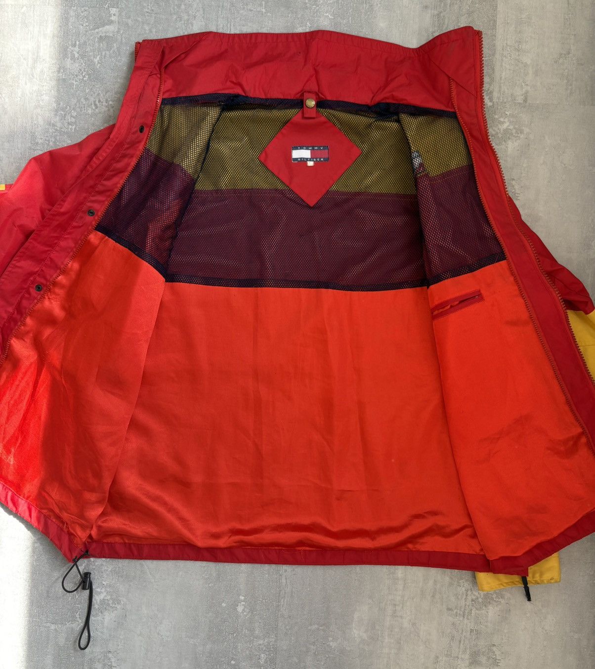 Tommy Hilfiger Vintage Tommy Hilfiger Gore-Tex Rain Jacket Size US L / EU 52-54 / 3 - 6 Thumbnail