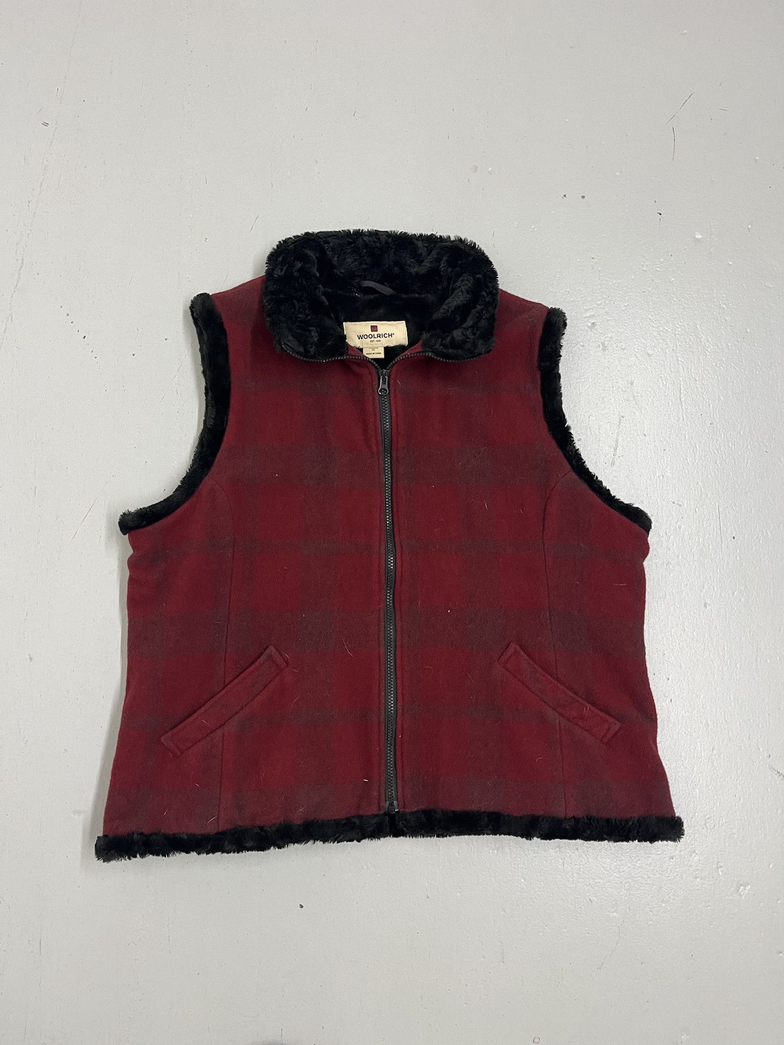 Vintage Vintage 2000s Woolrich Fur Lined Wool Vest Size L (Womens XL) Size US L / EU 52-54 / 3 - 1 Thumbnail