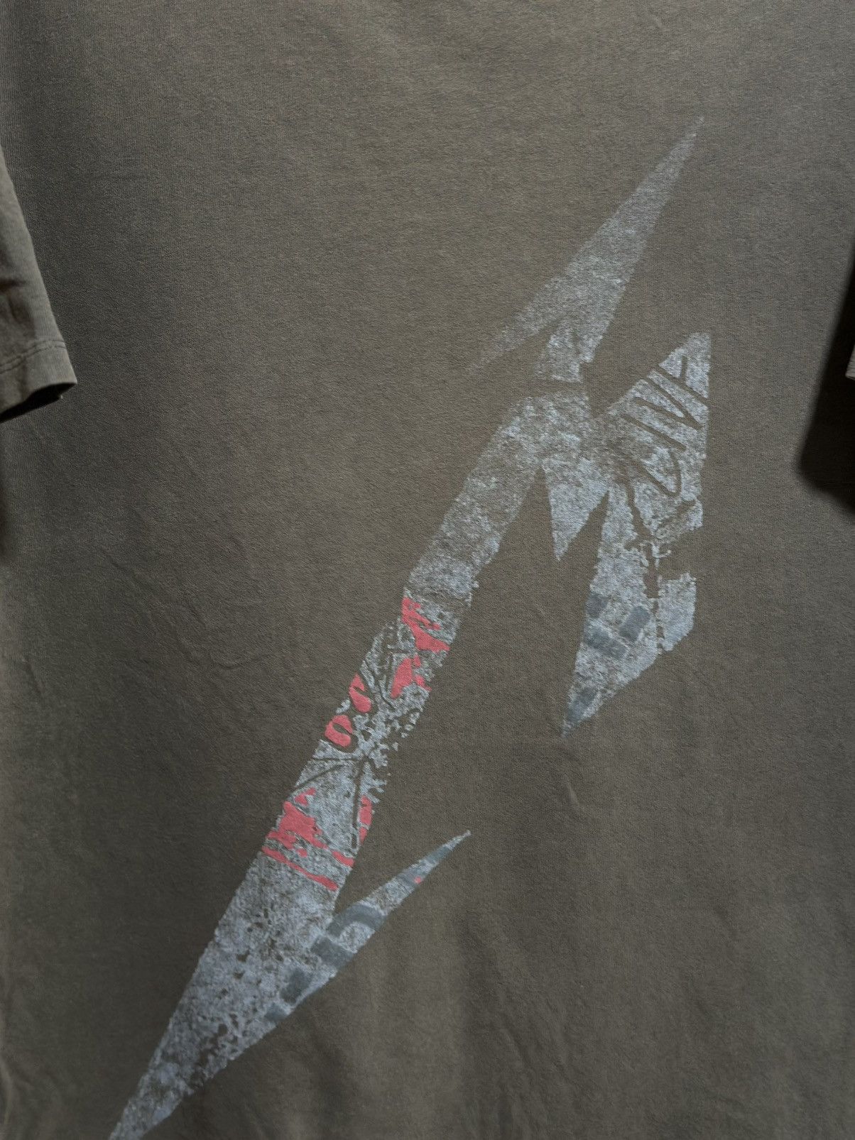 Band Tees Thrashed Uniqlo X Metallica Sun Faded Tee Size US L / EU 52-54 / 3 - 4 Thumbnail