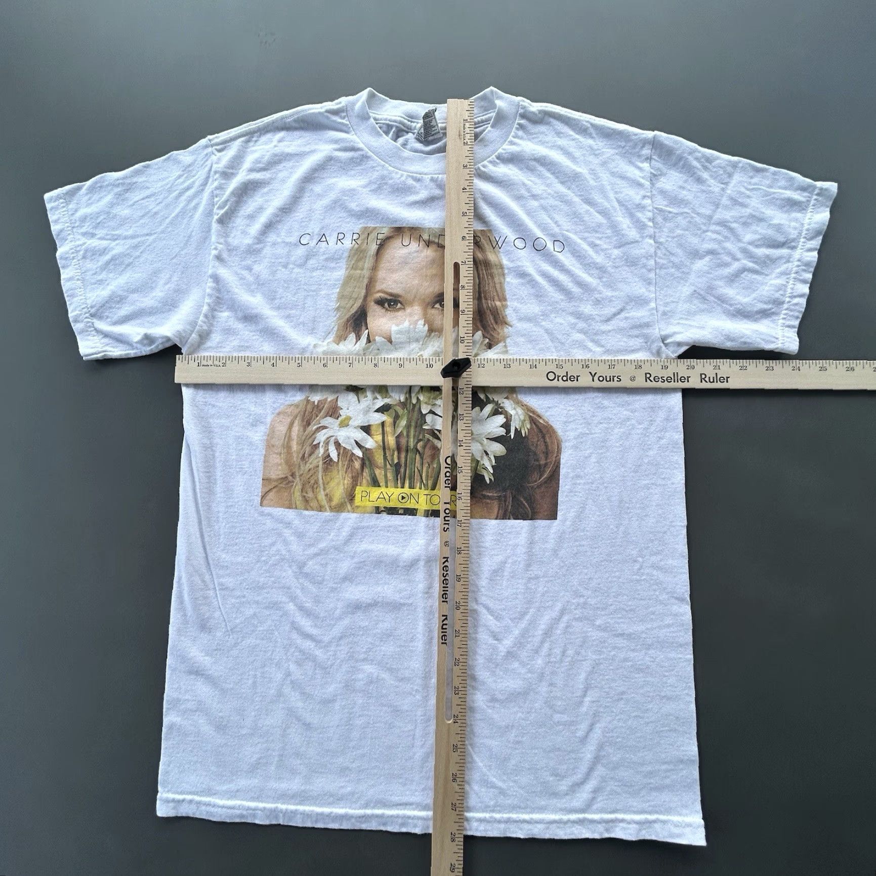 Doublet Carrie Underwood Shirt Unisex Adults Medium White 2010 Play On Tour Double Sided Concert Graphic Print T-Shirt Size US M / EU 48-50 / 2 - 5 Thumbnail