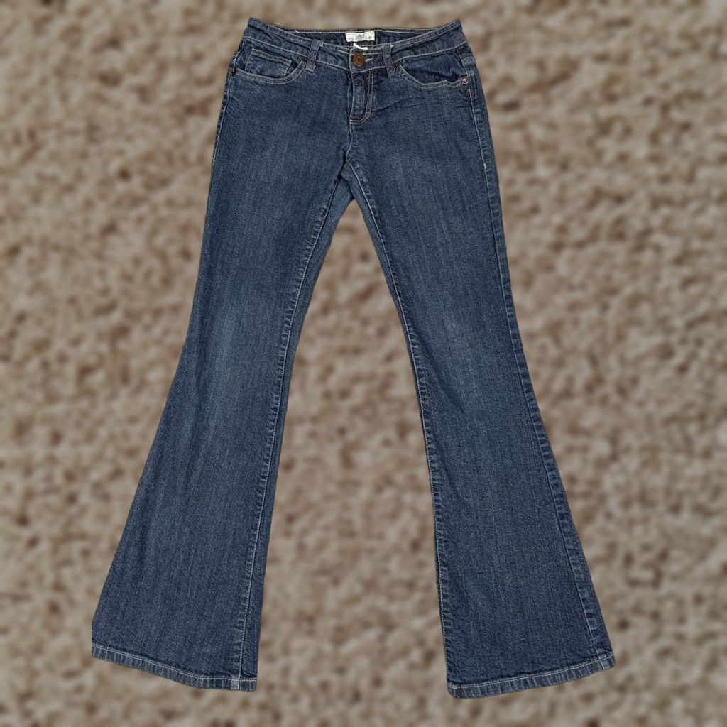 Vintage SO Bootcut Jeans Junior 5 Blue Med Wash Mid Rise Embroidered 26x31 Jeans Womens 90s Vintage: No Size 27" / US 4 / IT 40 - 1 Thumbnail