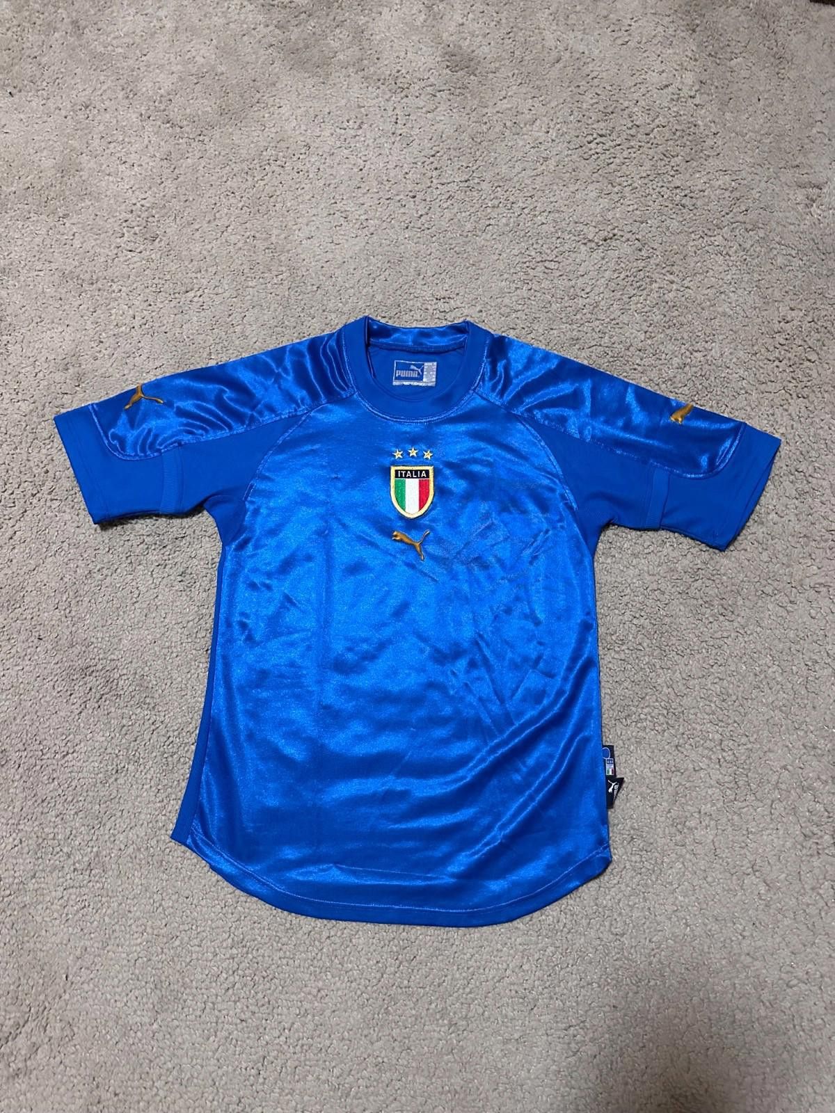 Puma Vintage Puma Italy 2004 Home Soccer Jersey Size XS Size US XS / EU 42 / 0 - 1 Thumbnail