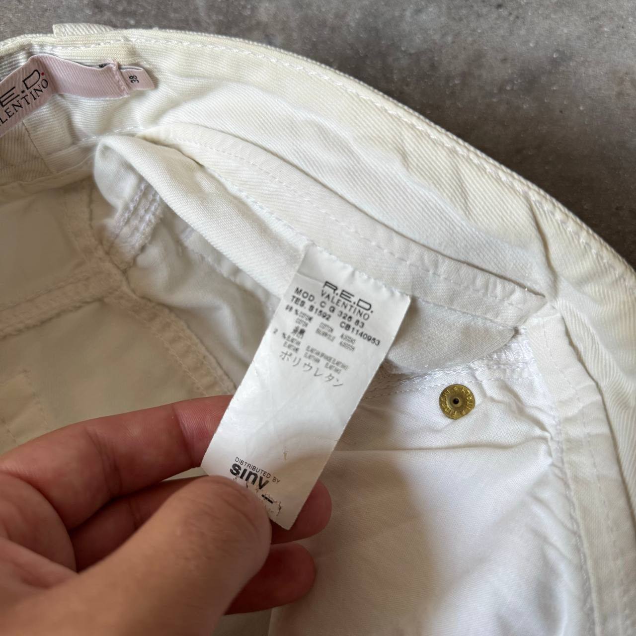 RED Valentino Red Valentino Vintage White Mini Skirt Size 29" - 9 Thumbnail