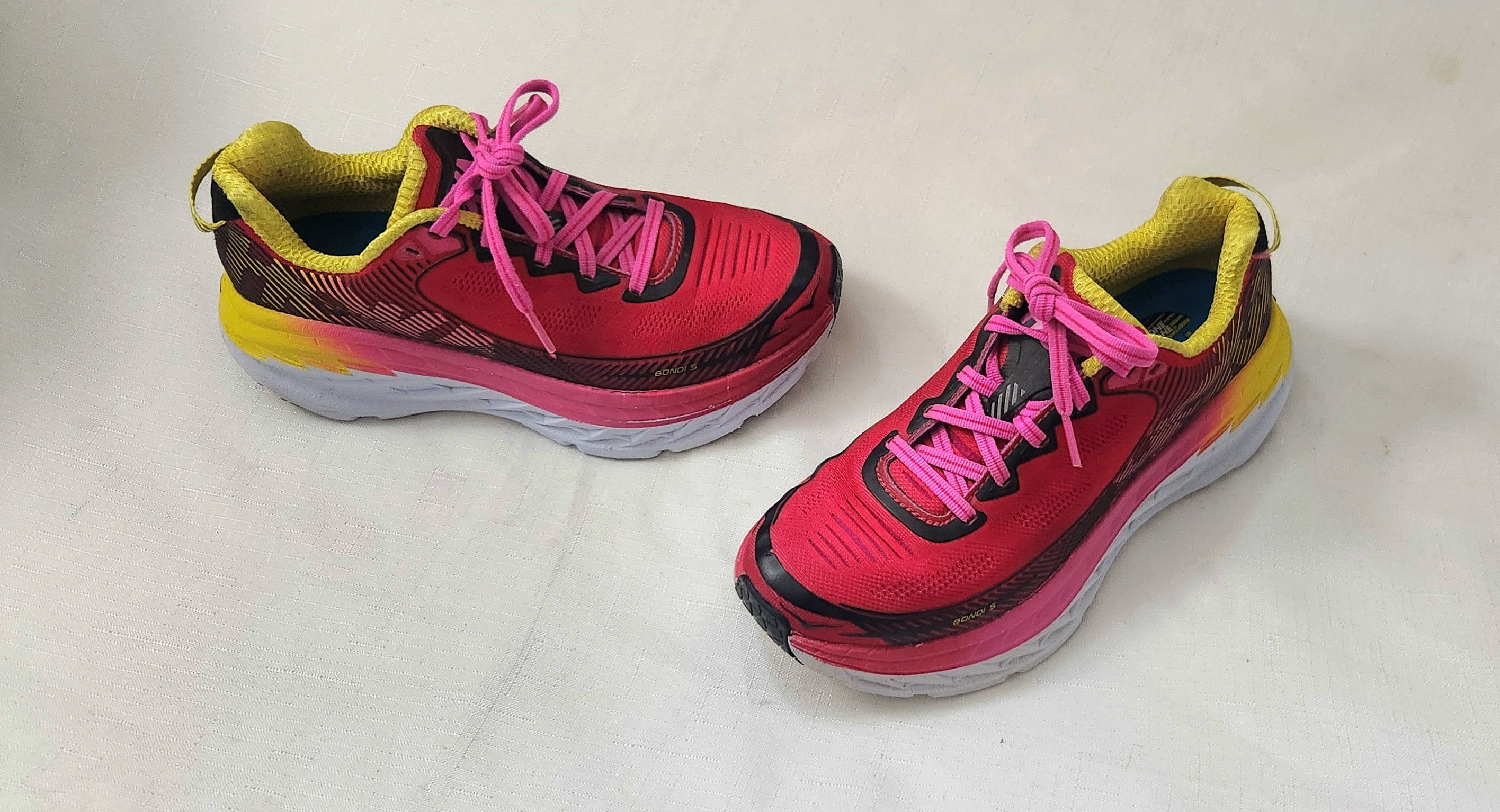 Hoka Hoka One One Bondi 5 Red Pink Running Walking 1014759 Sz 6 Size US 6 / IT 36 - 1 Thumbnail