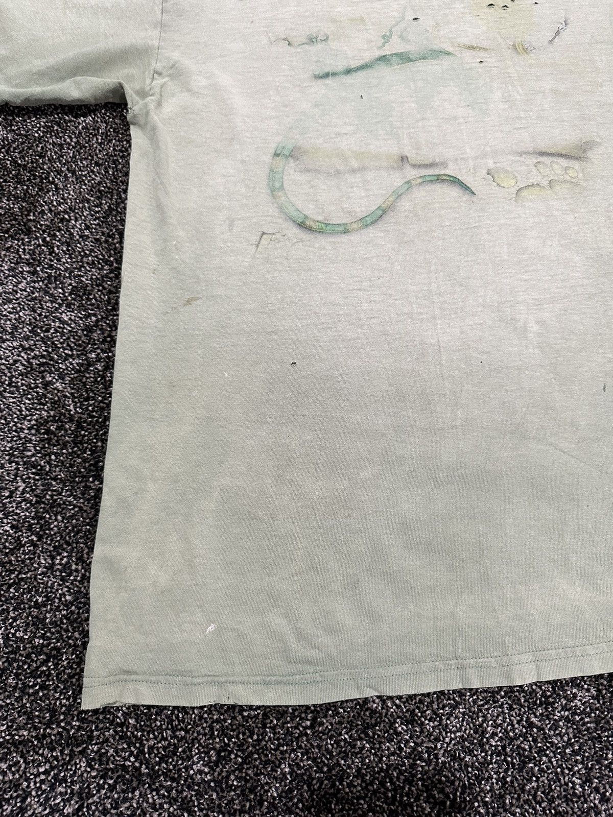 StraightFaded × Vintage Vintage Seacrets Lizard Thrashed Destroyed Faded T-Shirt Size US L / EU 52-54 / 3 - 10 Thumbnail