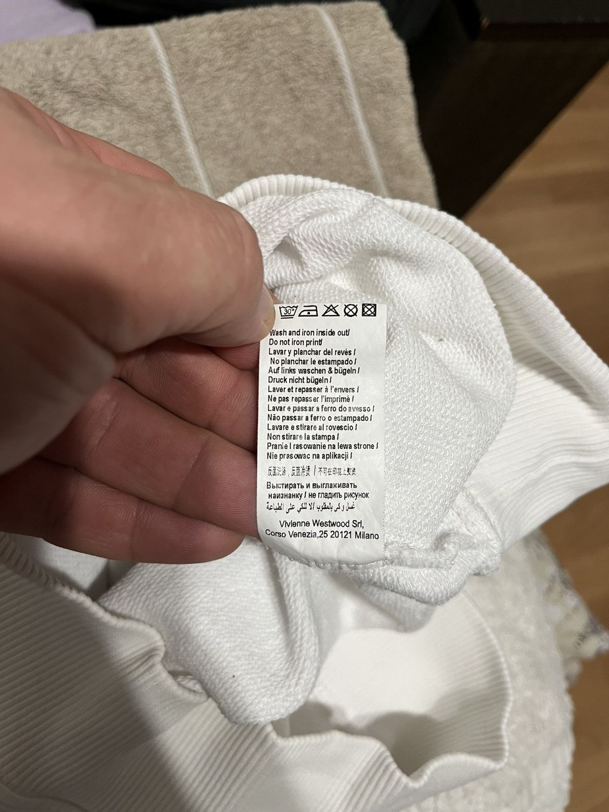 Vivienne Westwood Vivienne Westwood Anglomania White Sweatshirt Big ORB Logo Size US M / EU 48-50 / 2 - 9 Thumbnail