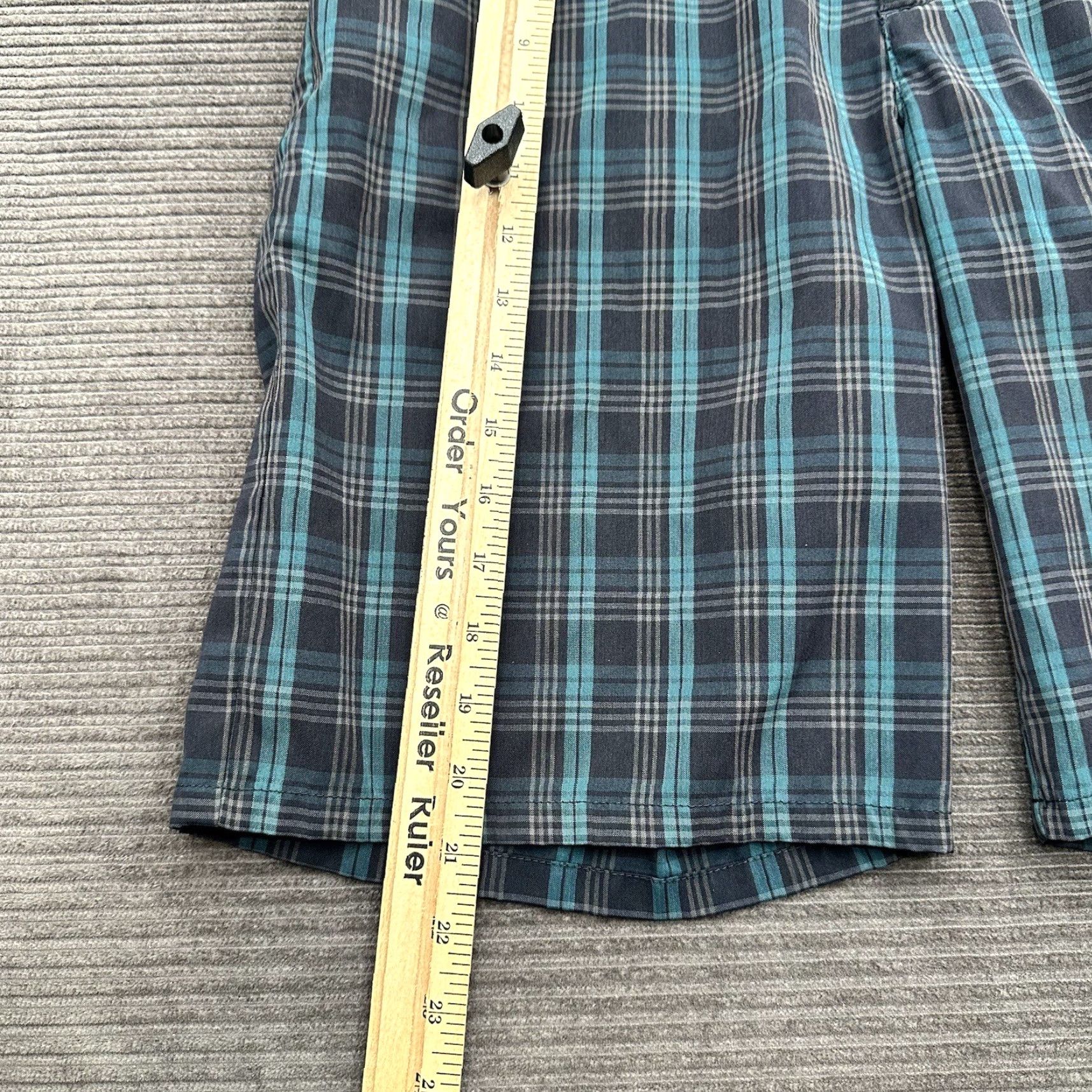 TravisMathew Travis Mathew Shorts Men 30 Green Plaid Polyester Bermuda Golf Outing Outdoor Casual Weekend Athletic Pockets Logo Spring Summer Fall Size US 30 / EU 46 - 5 Thumbnail