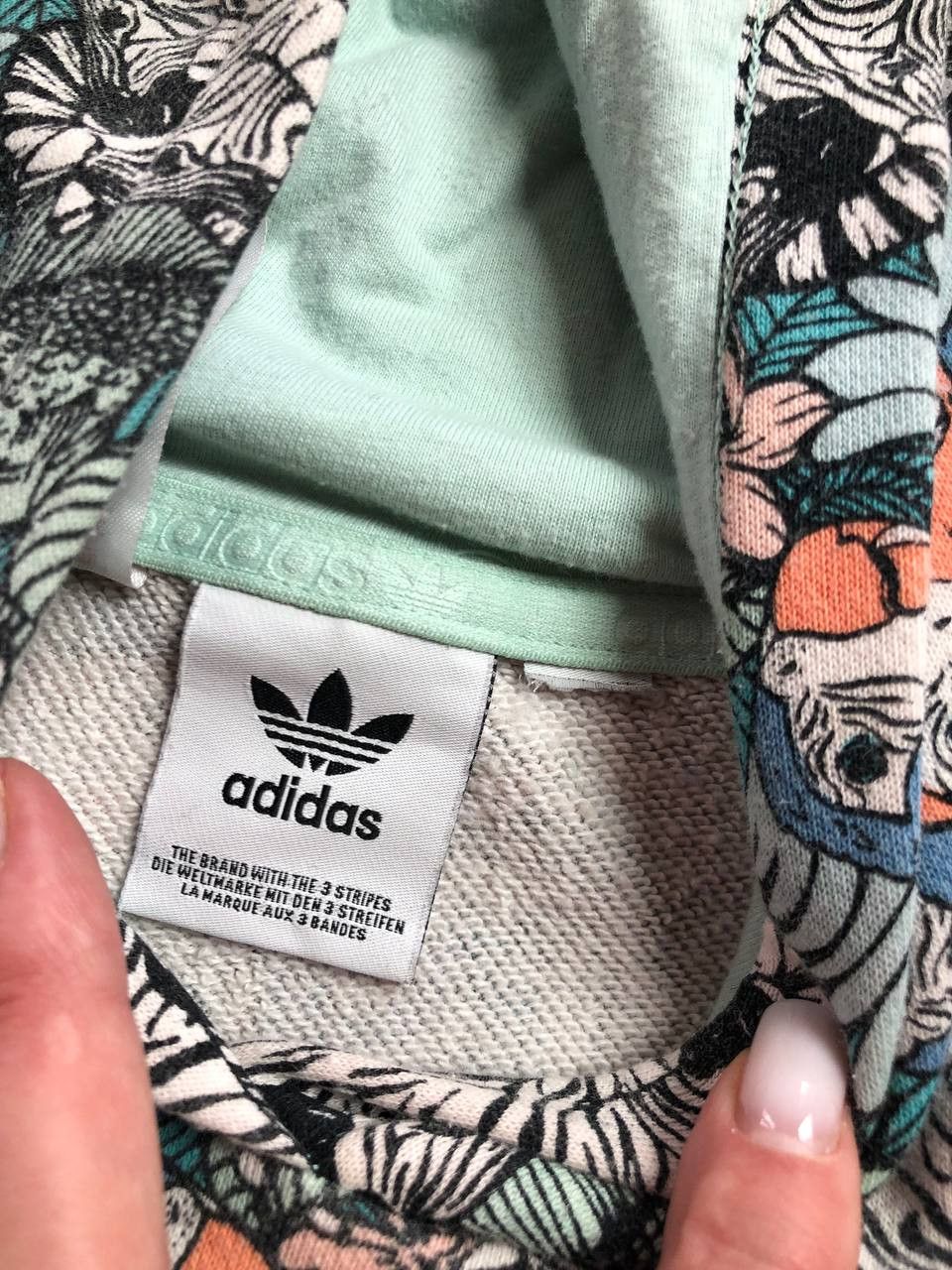 Adidas Adidas Cropped Hoodie Womens Logo Spell Out Pullover Size M / US 6-8 / IT 42-44 - 2 Thumbnail