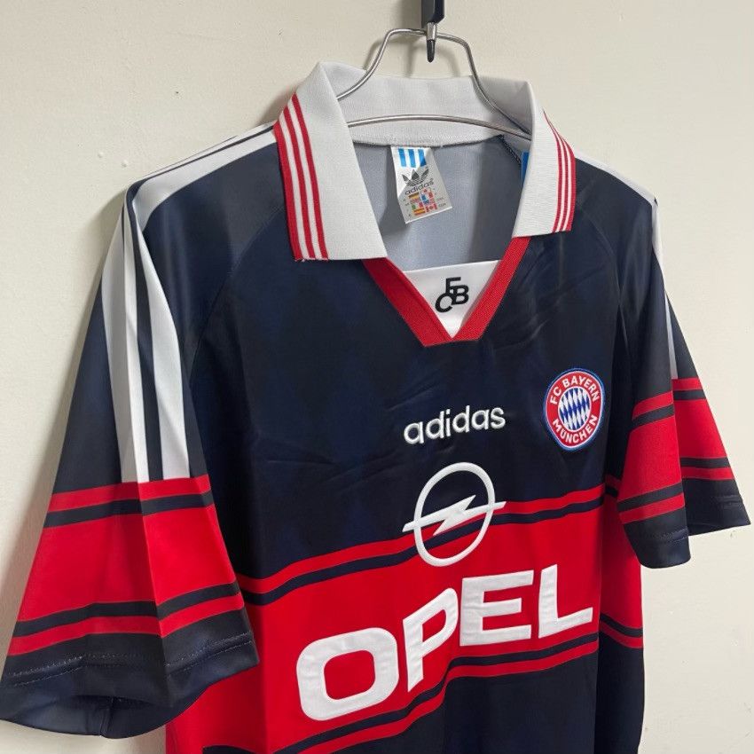 Vintage 1997-99 Bayern Home Soccer Jersey Size US L / EU 52-54 / 3 - 3 Thumbnail
